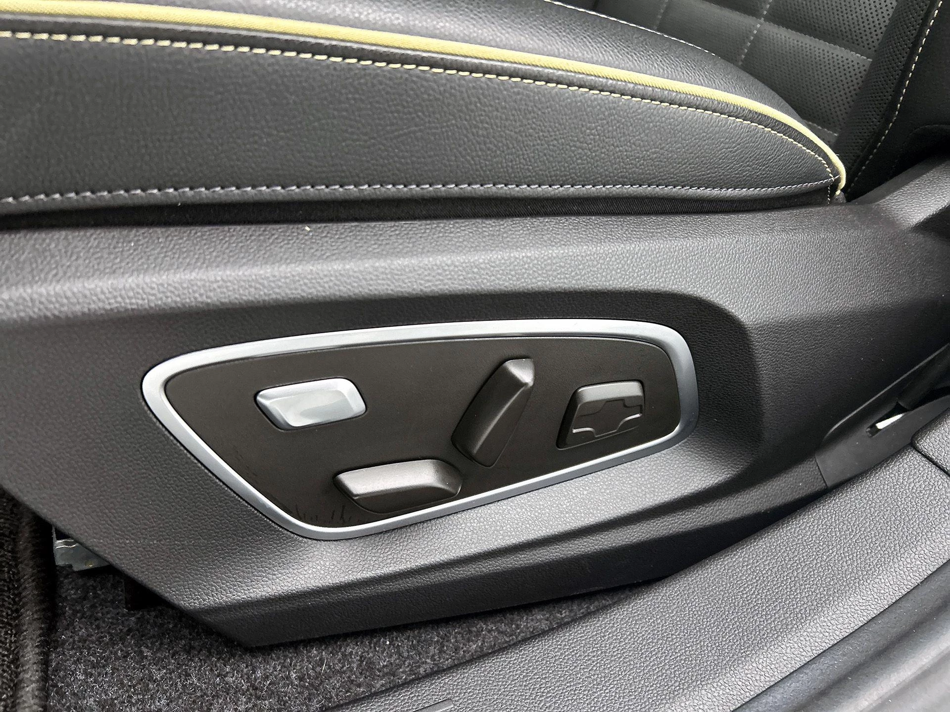 Renault-Megane E-Tech-image-26