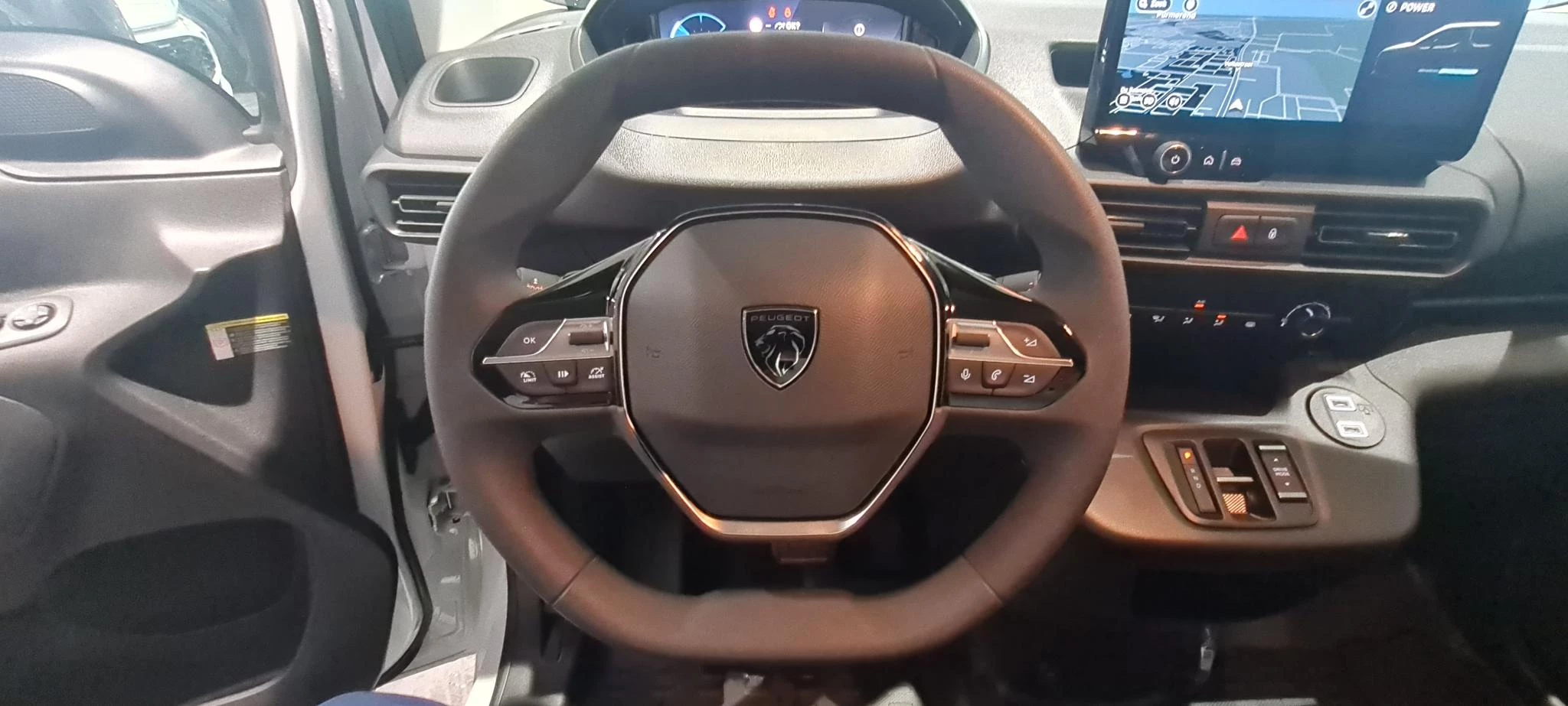 Peugeot-e-Partner-image-10