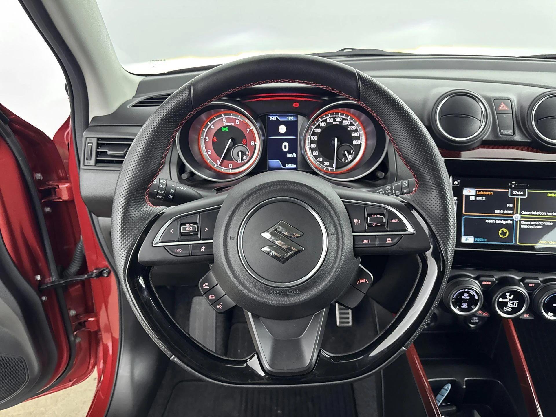Suzuki-Swift-image-13