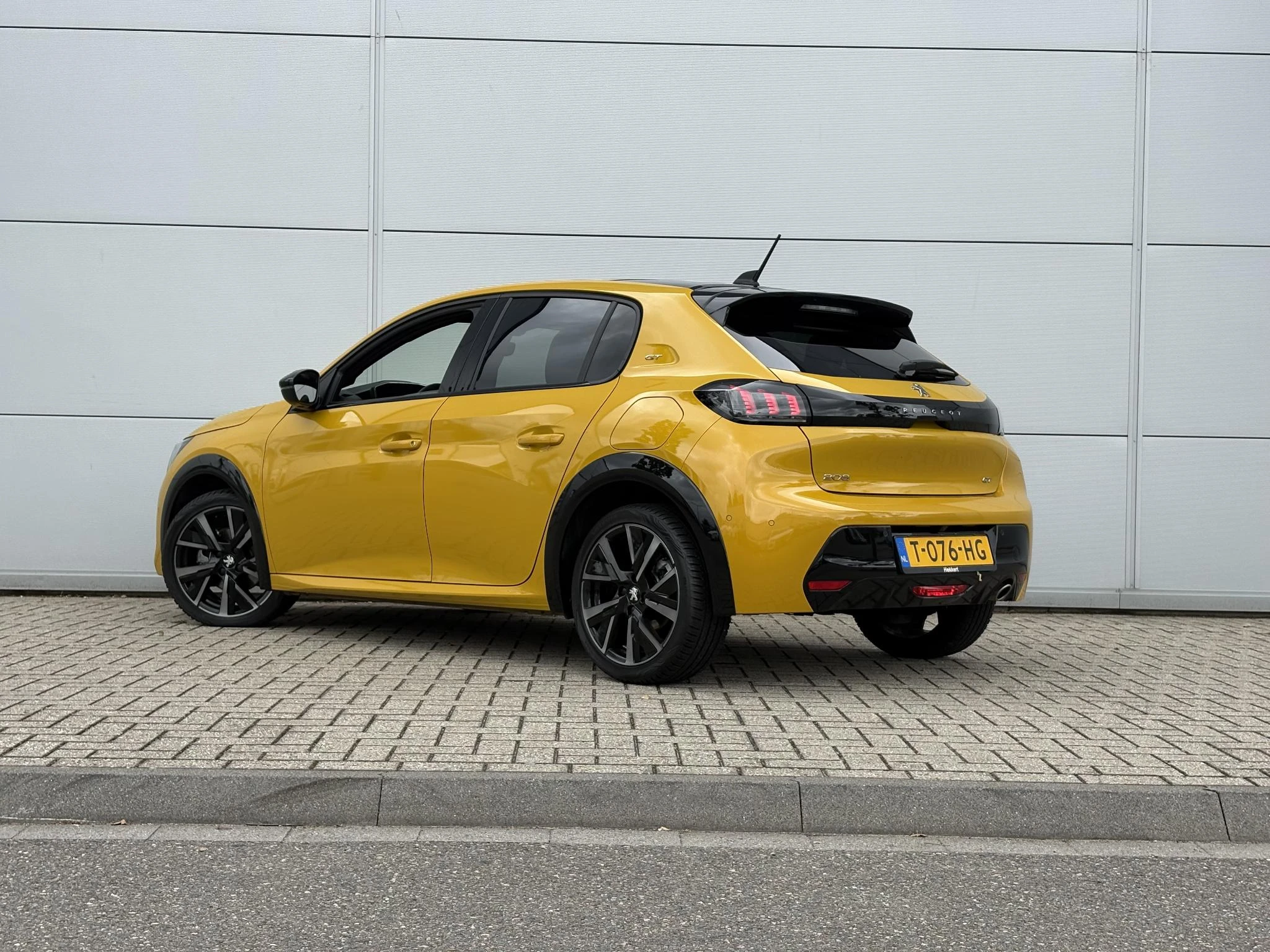 Peugeot-208-image-2