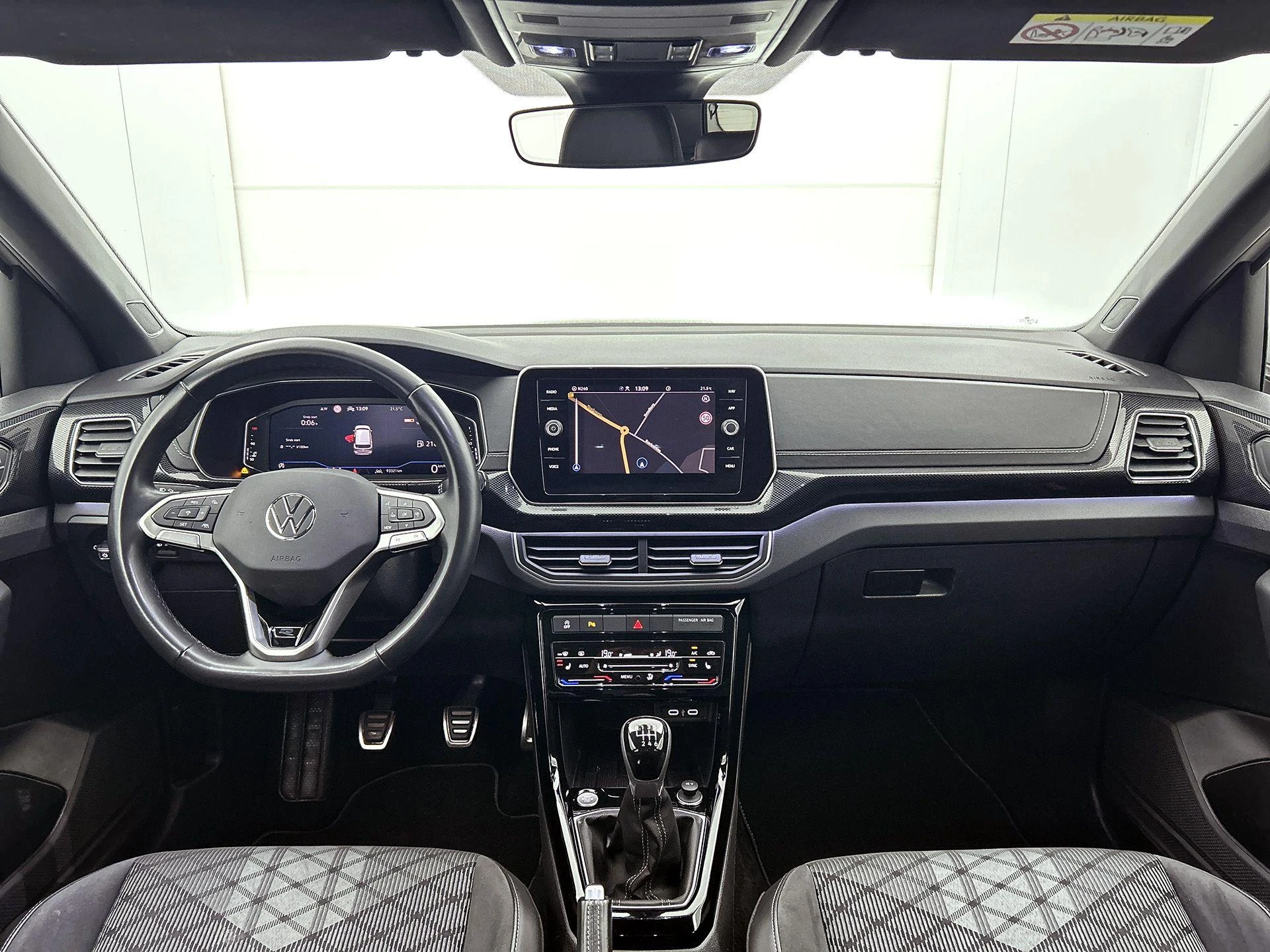 Volkswagen-T-Cross-image-23