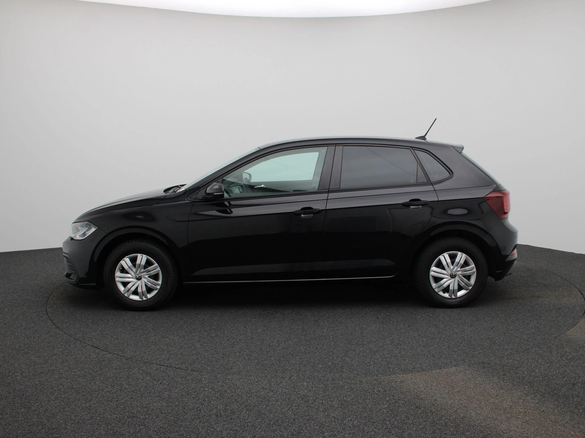 Volkswagen-Polo-image-3