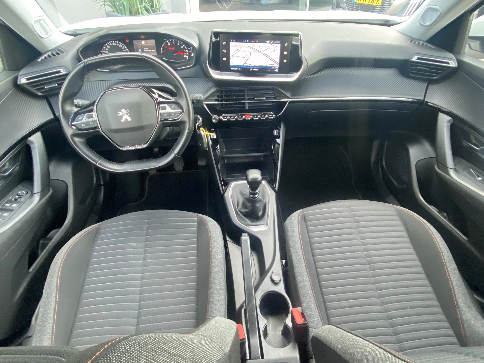 Peugeot-2008-image-6