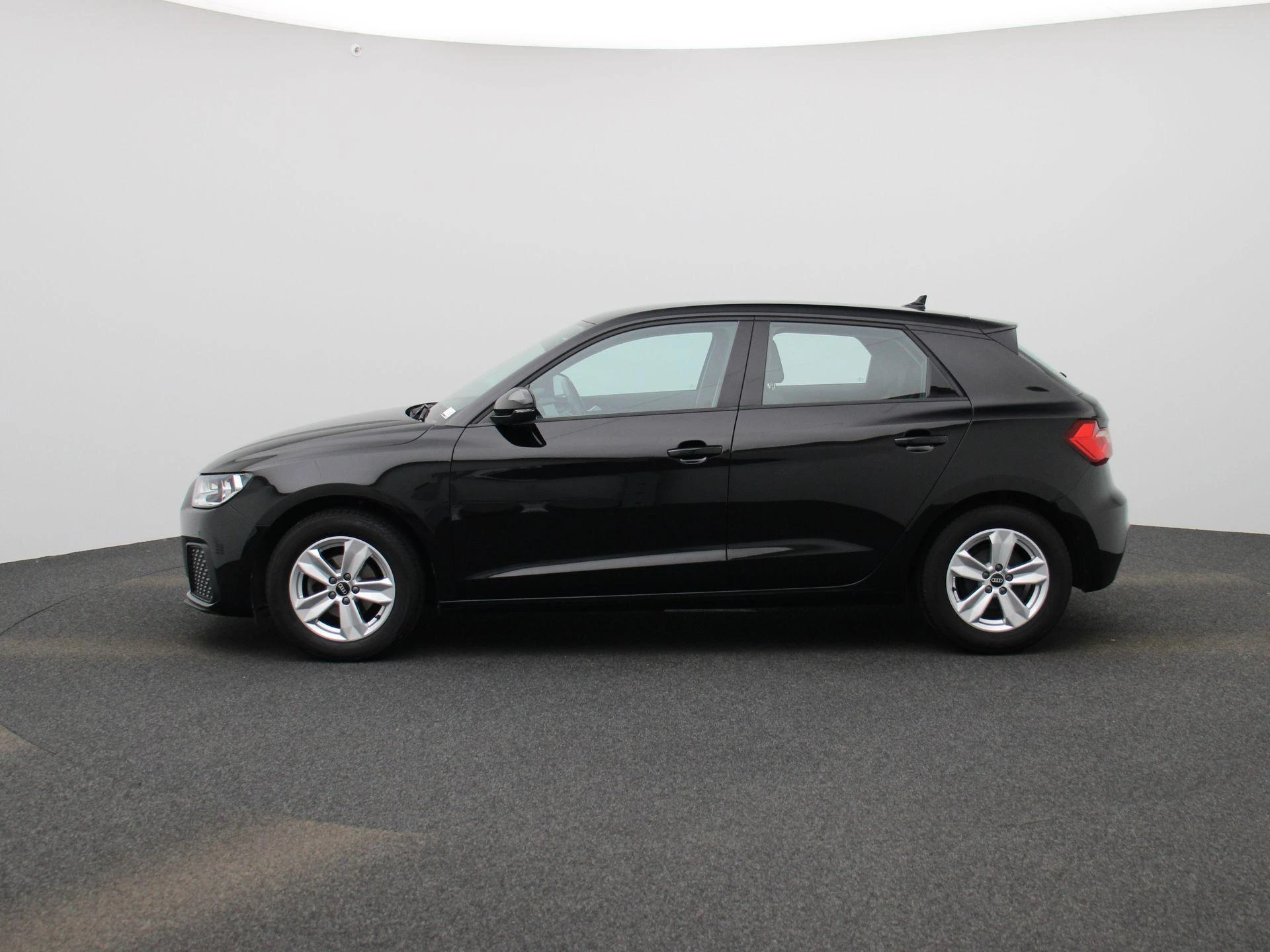 Audi-A1 Sportback-image-3