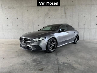 Mercedes-Benz Classe A 180 AMG Line Limousine + CARPLAY + TREKHAAK + PANORAMISCH DAK +