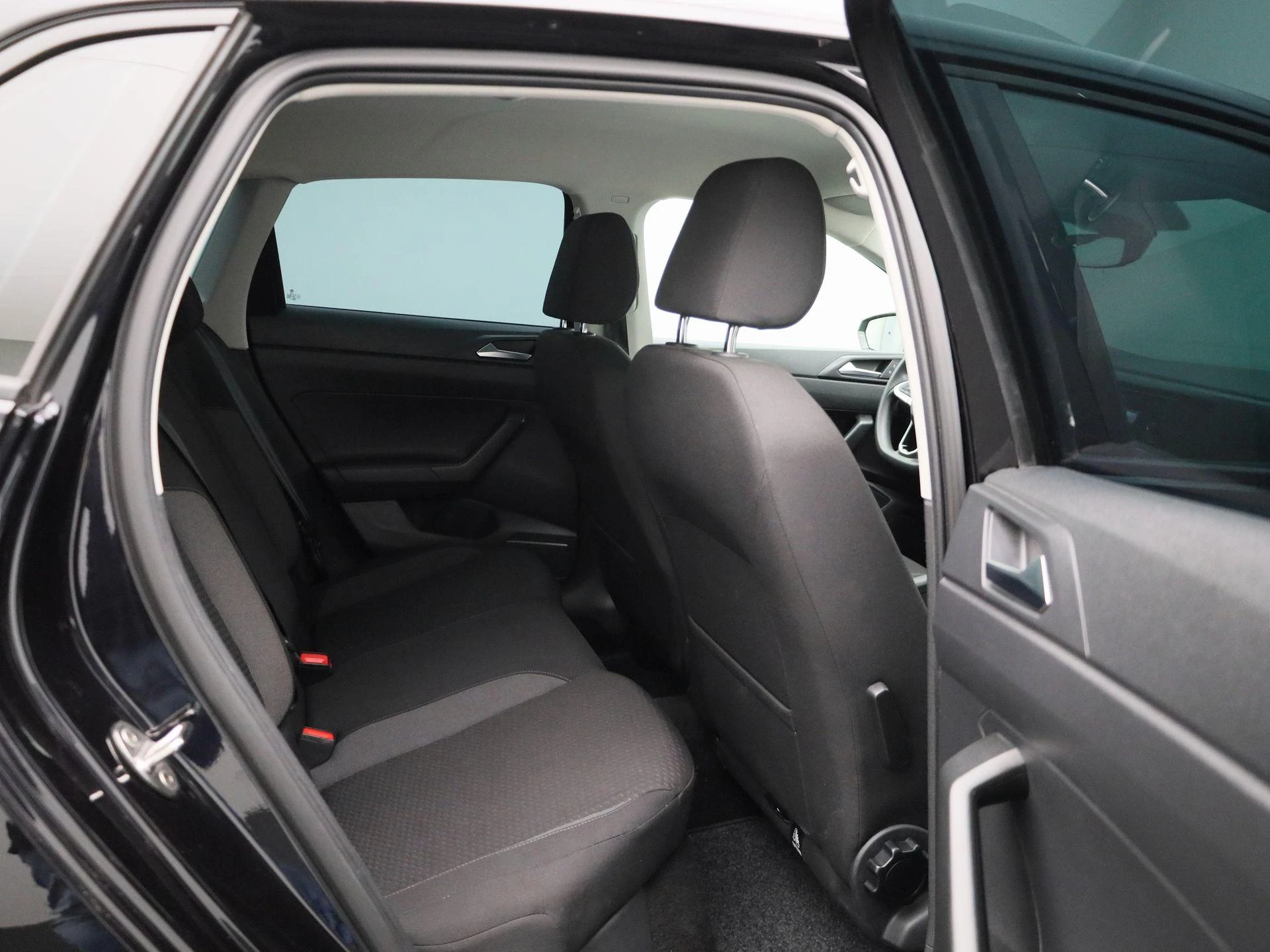 Volkswagen-Polo-image-32