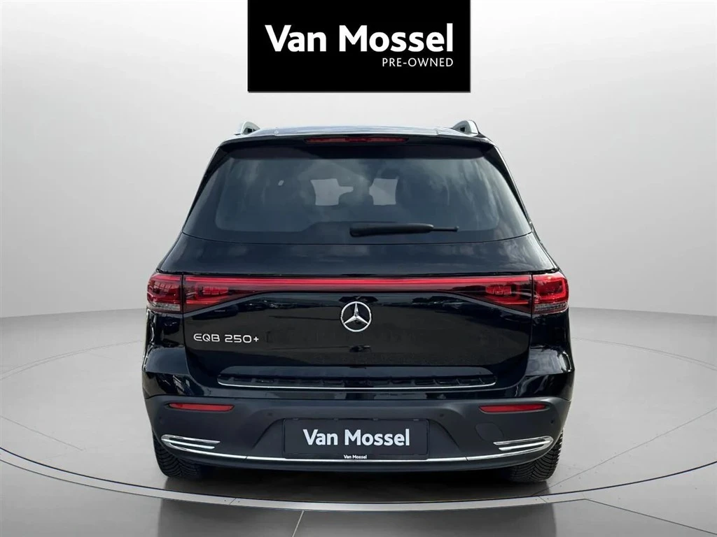 Mercedes-Benz-EQB-image-5
