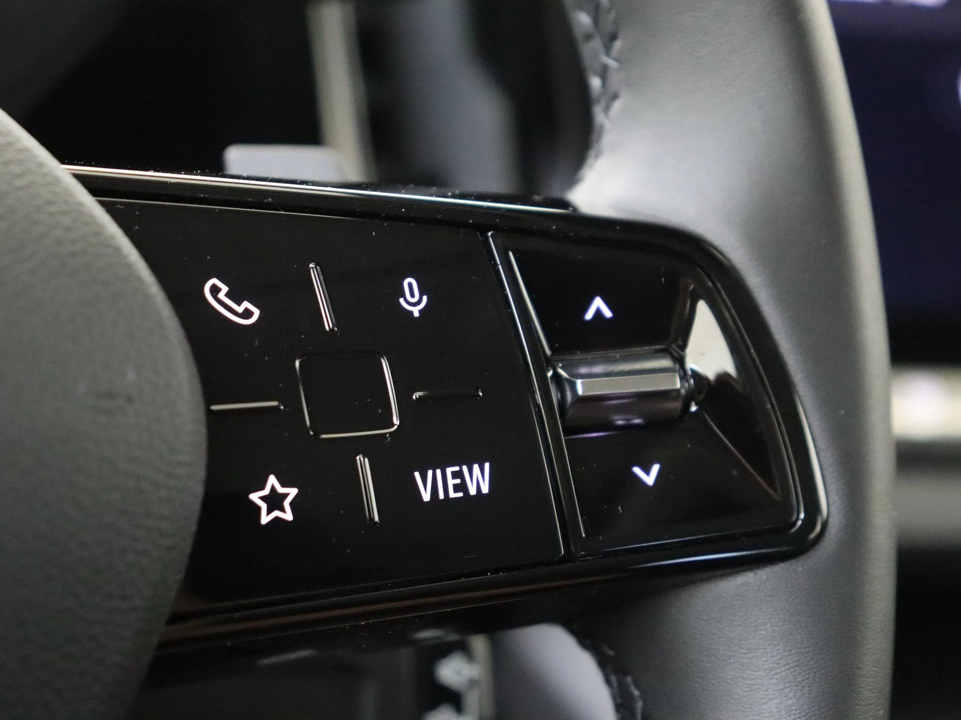 Renault-Megane E-Tech-image-13