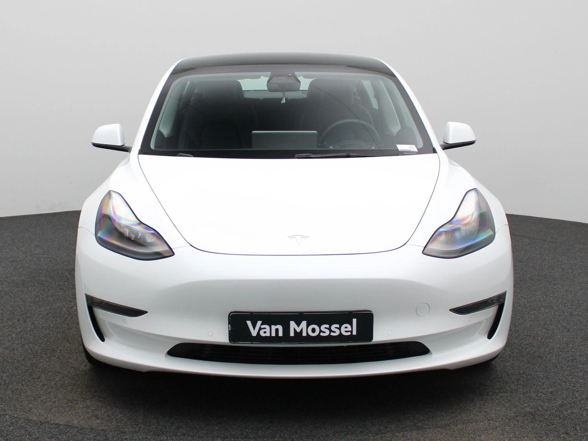 Tesla-Model 3-image-2
