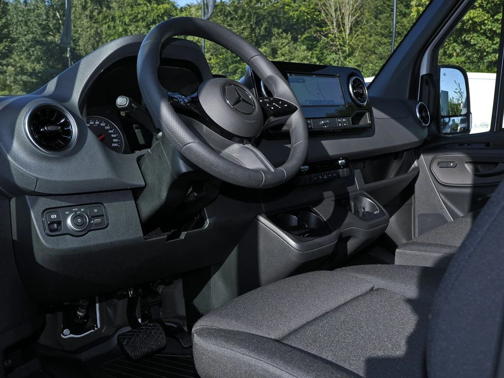 Mercedes-Benz-Sprinter 319-image-7
