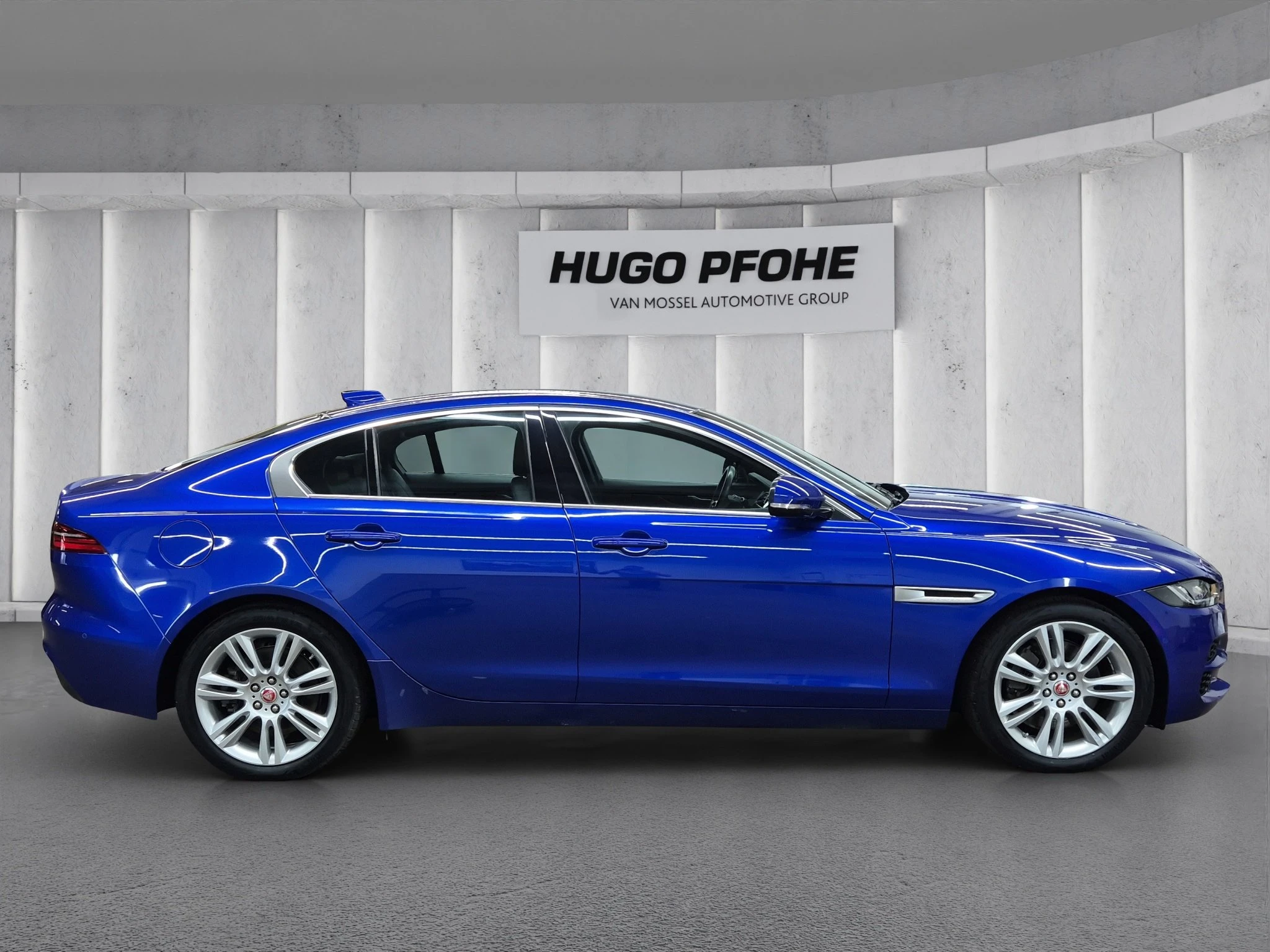 Jaguar-XE-image-5