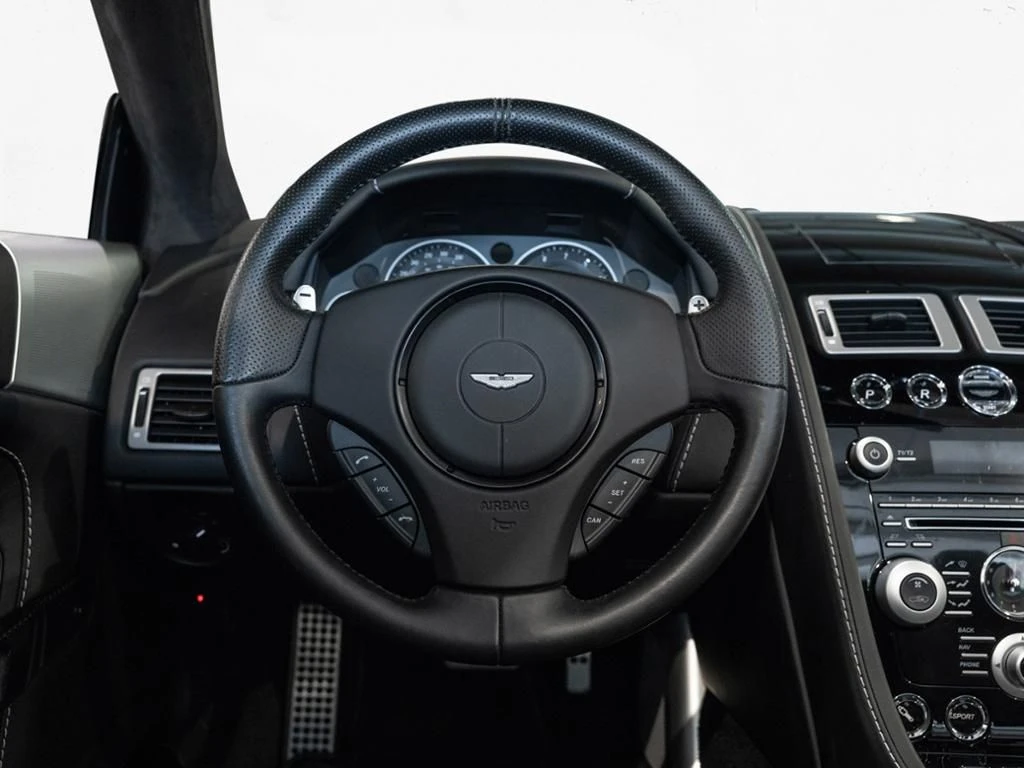Aston Martin-DBS-image-11