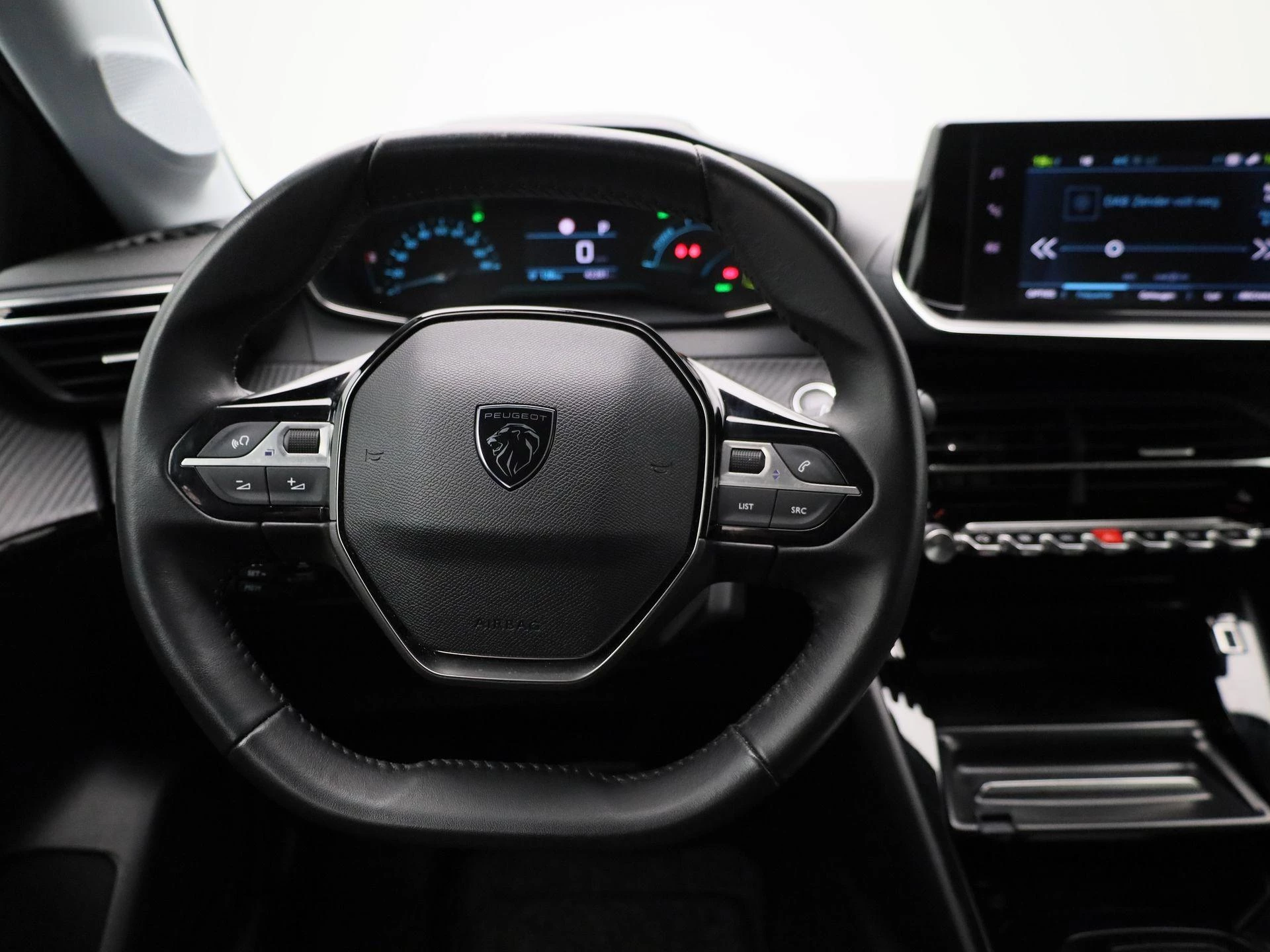 Peugeot-e-208-image-7