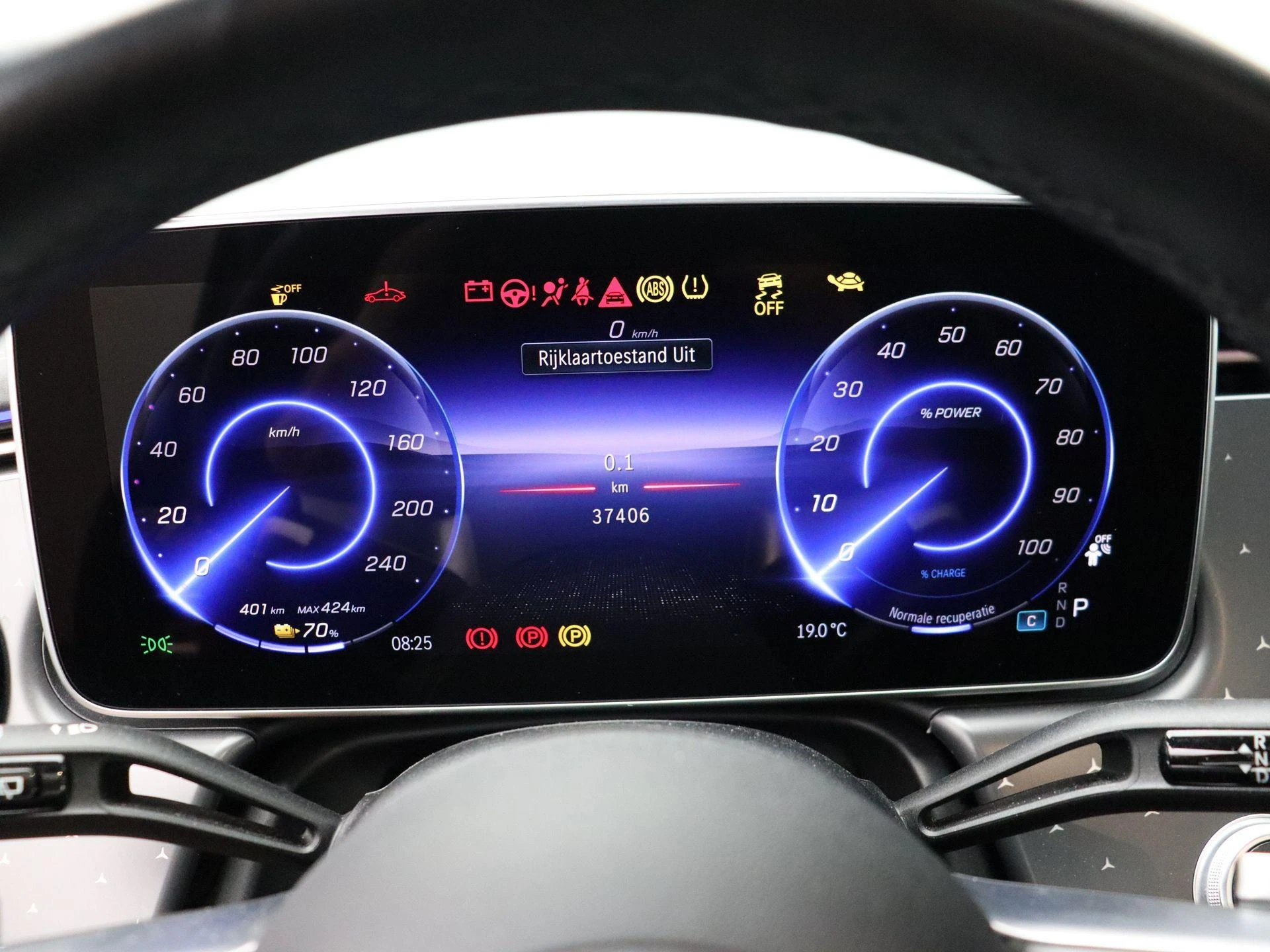 Mercedes-Benz-EQE-image-16