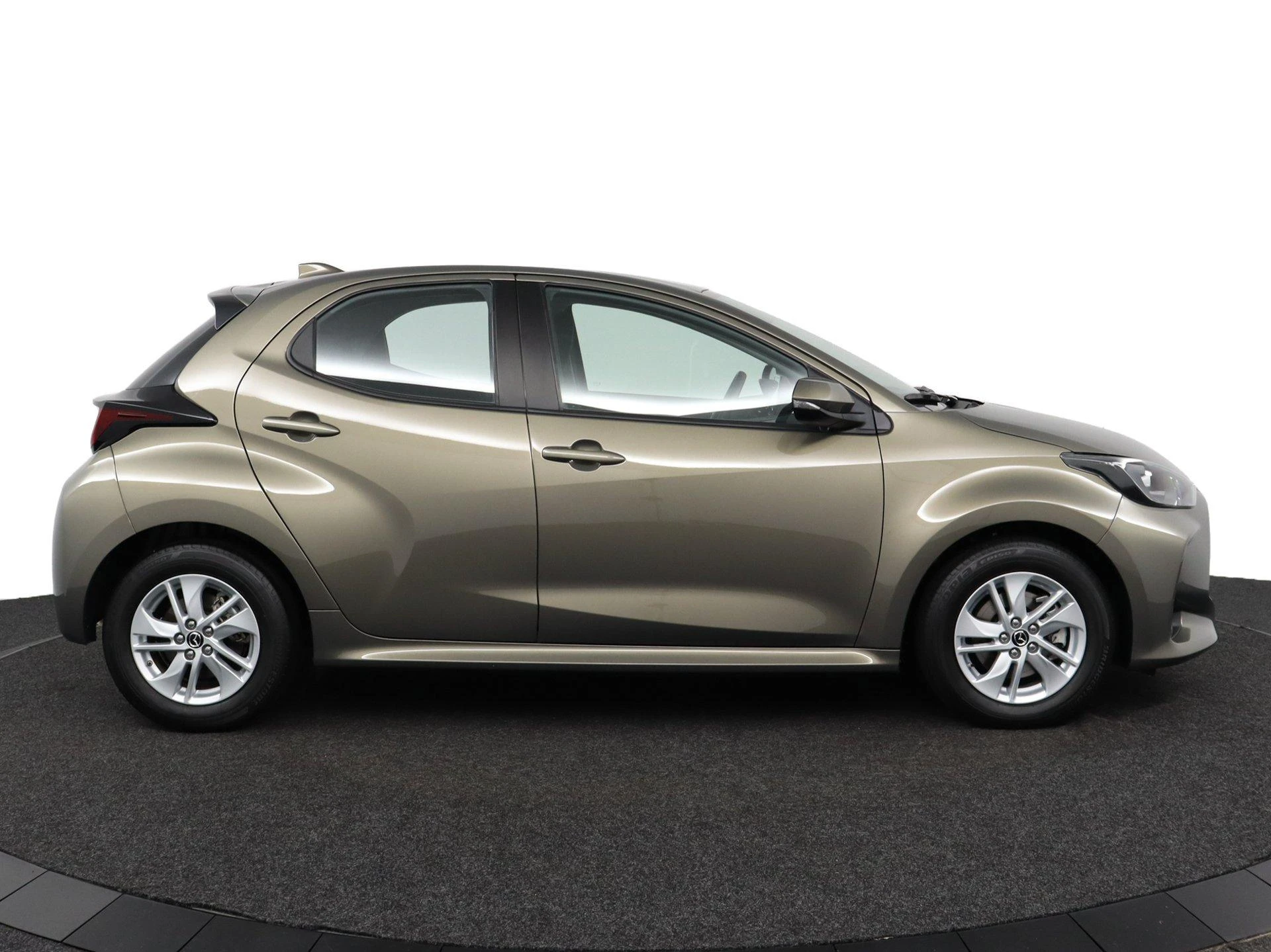 Mazda-2 Hybrid-image-10