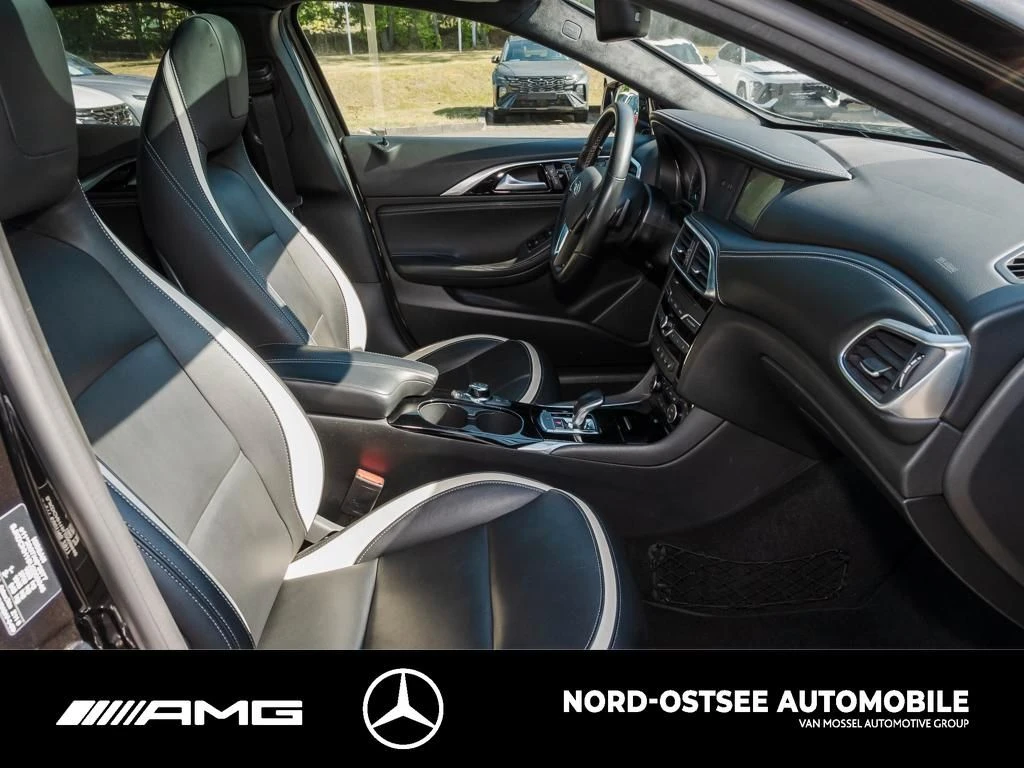 Infiniti Q30 2.0t SPORT AWD TEMPOMAT LED SHZ