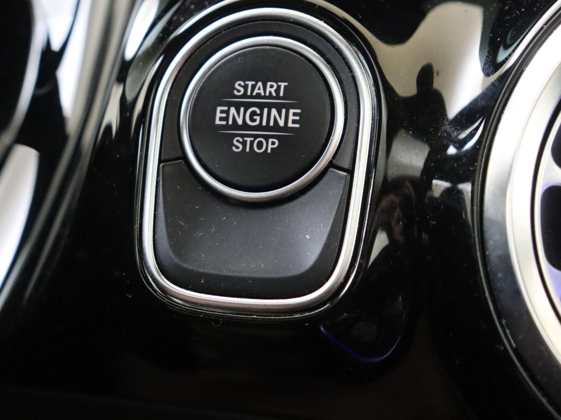 Mercedes-Benz-GLA-image-21