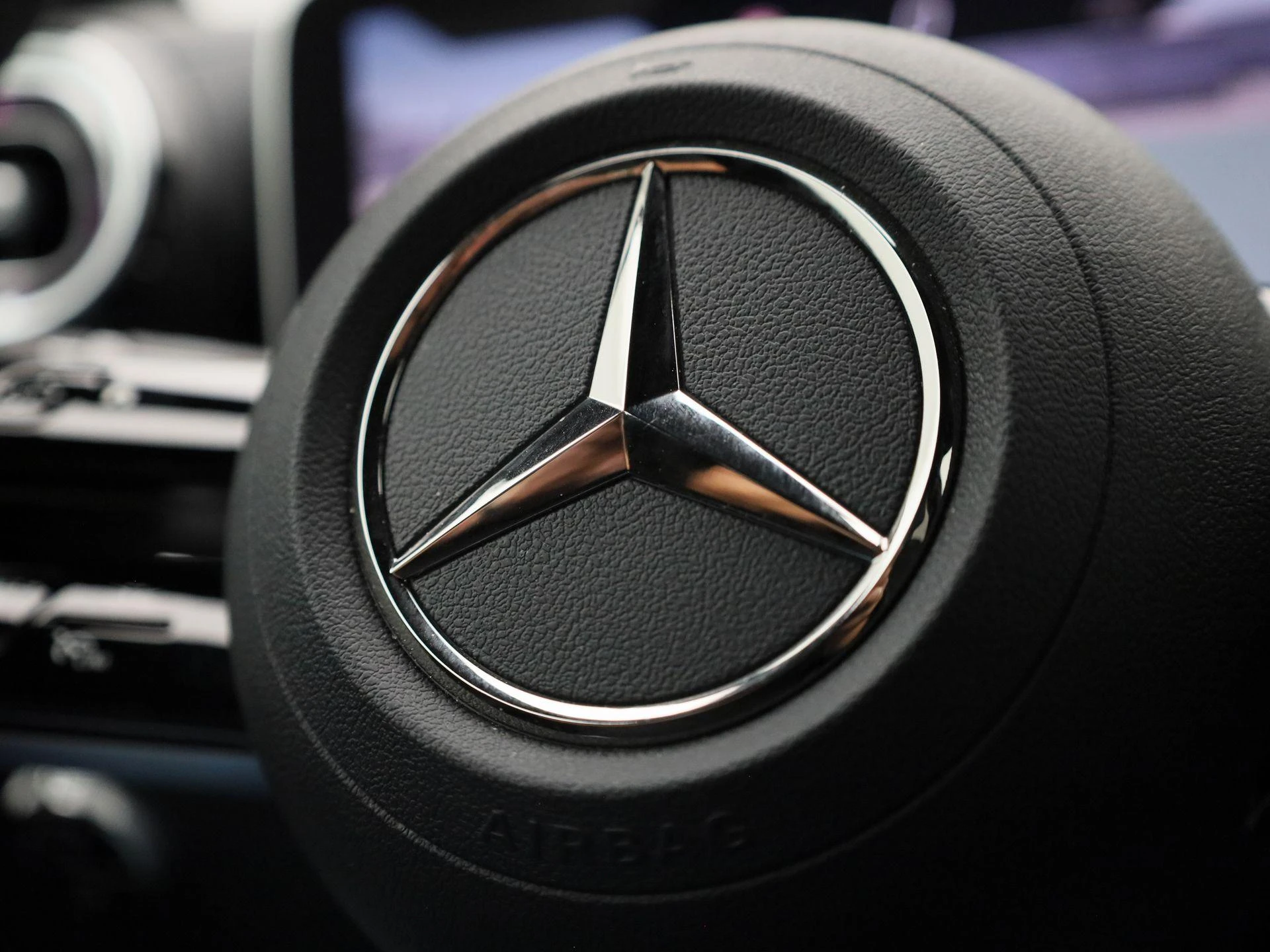 Mercedes-Benz-GLC-image-34