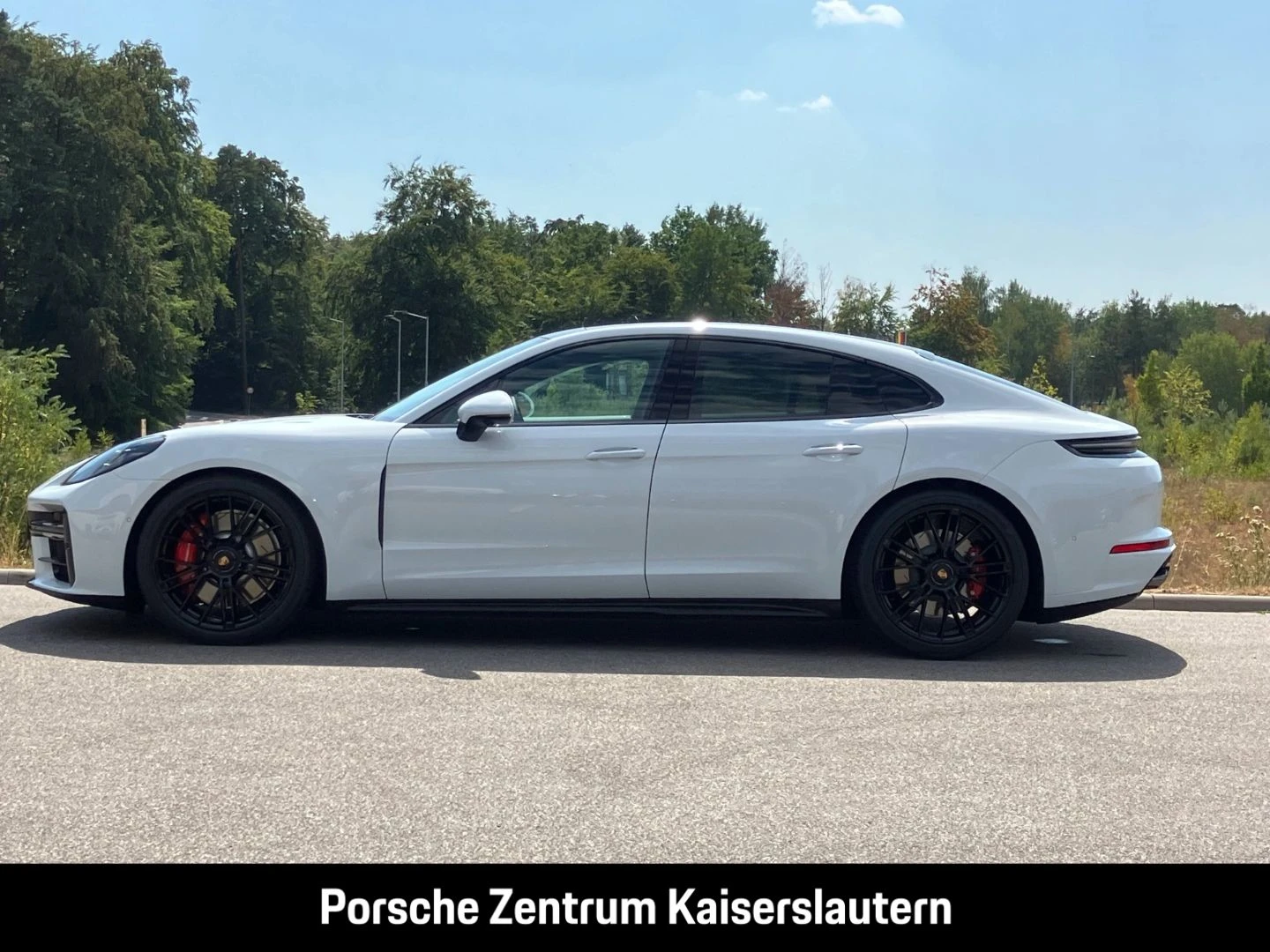 Porsche-Panamera-image-1
