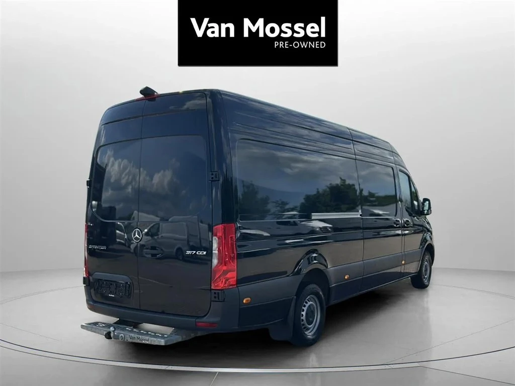 Mercedes-Benz-Sprinter-image-5