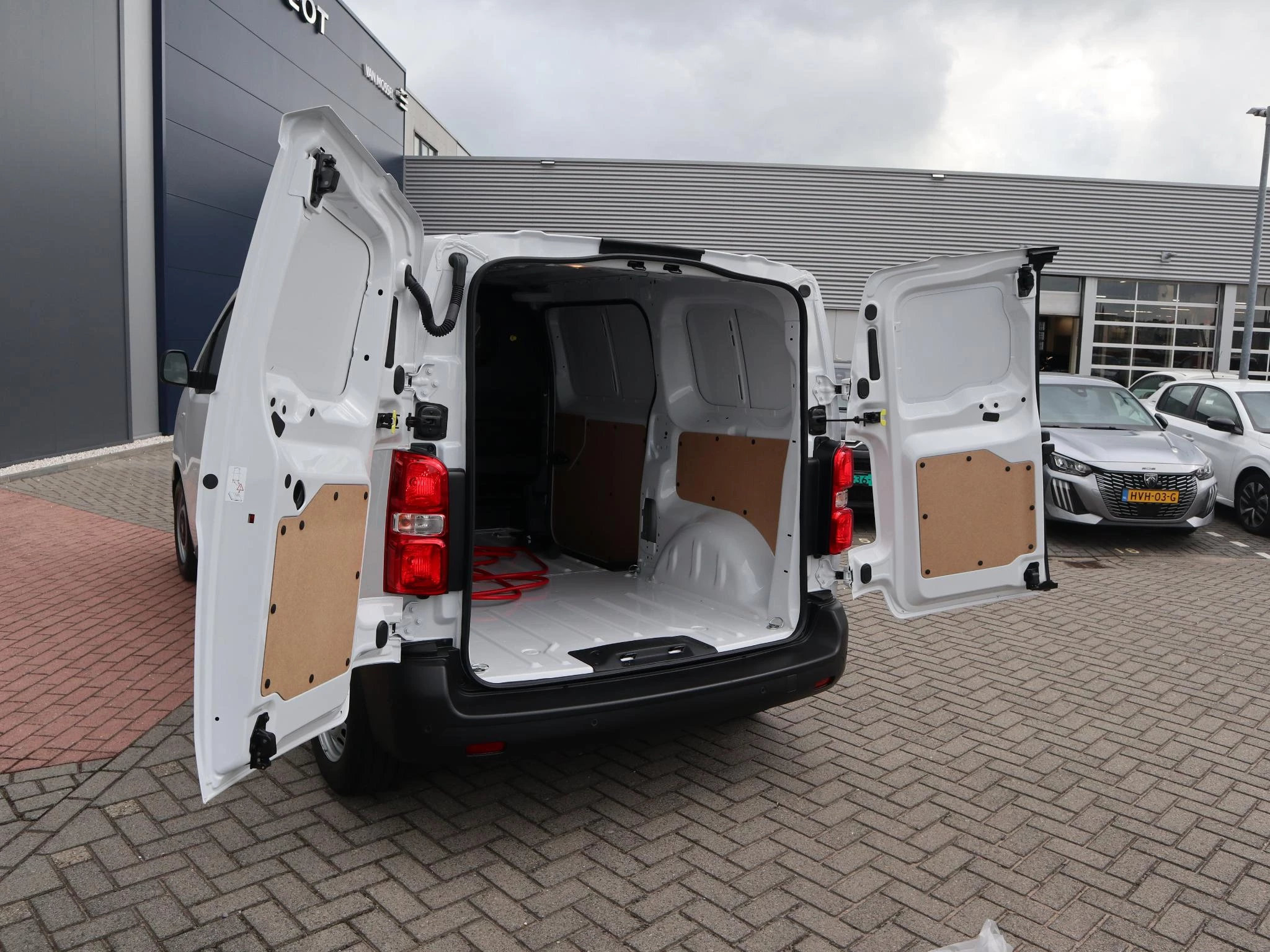 Citroën-ë-Jumpy-image-20