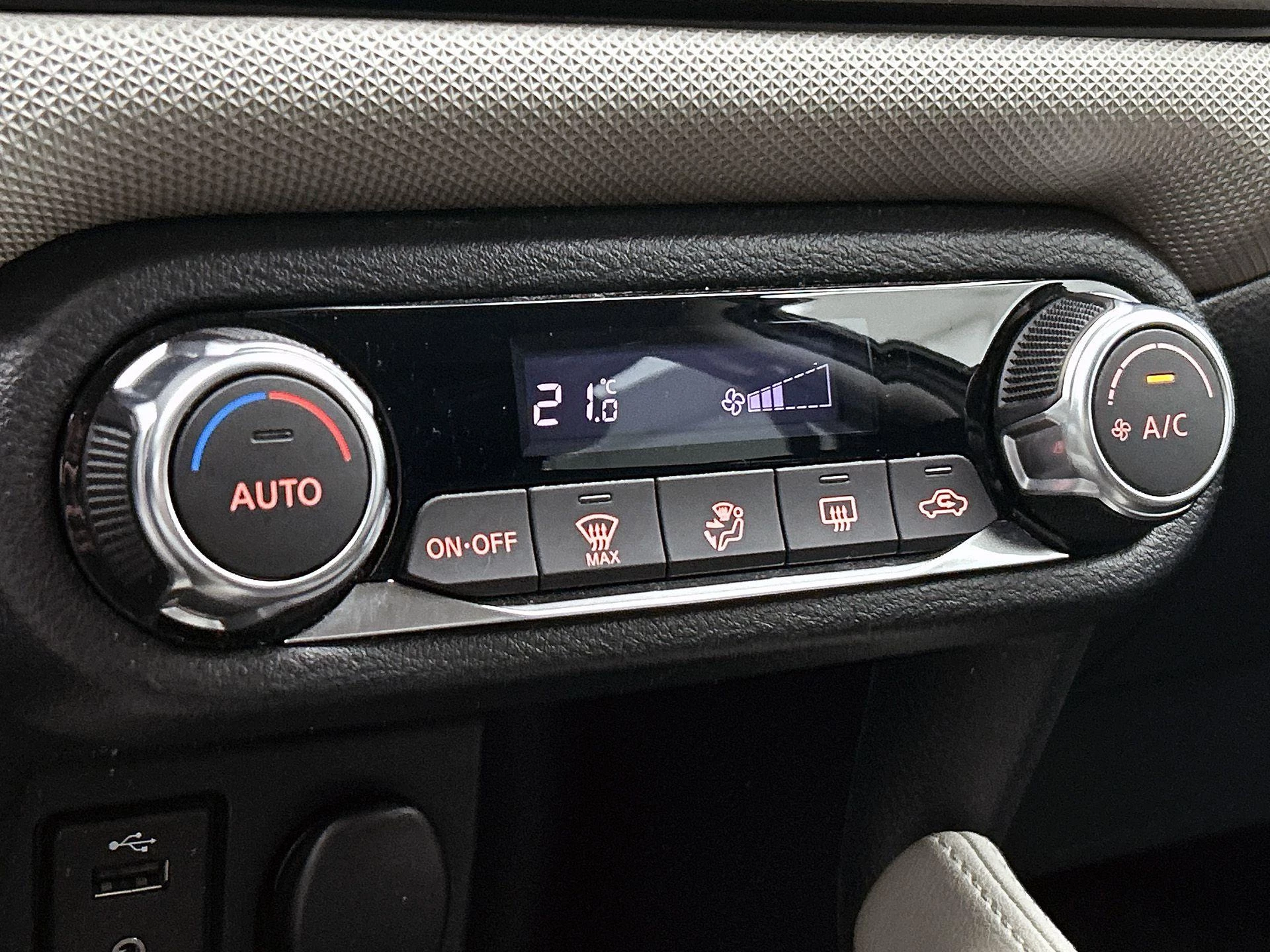 Nissan-Micra-image-14