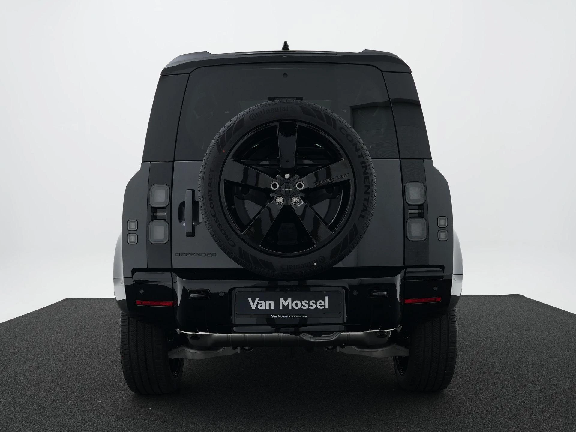 Land Rover Defender 2.0 P300e 110 HSE Dynamic Edition