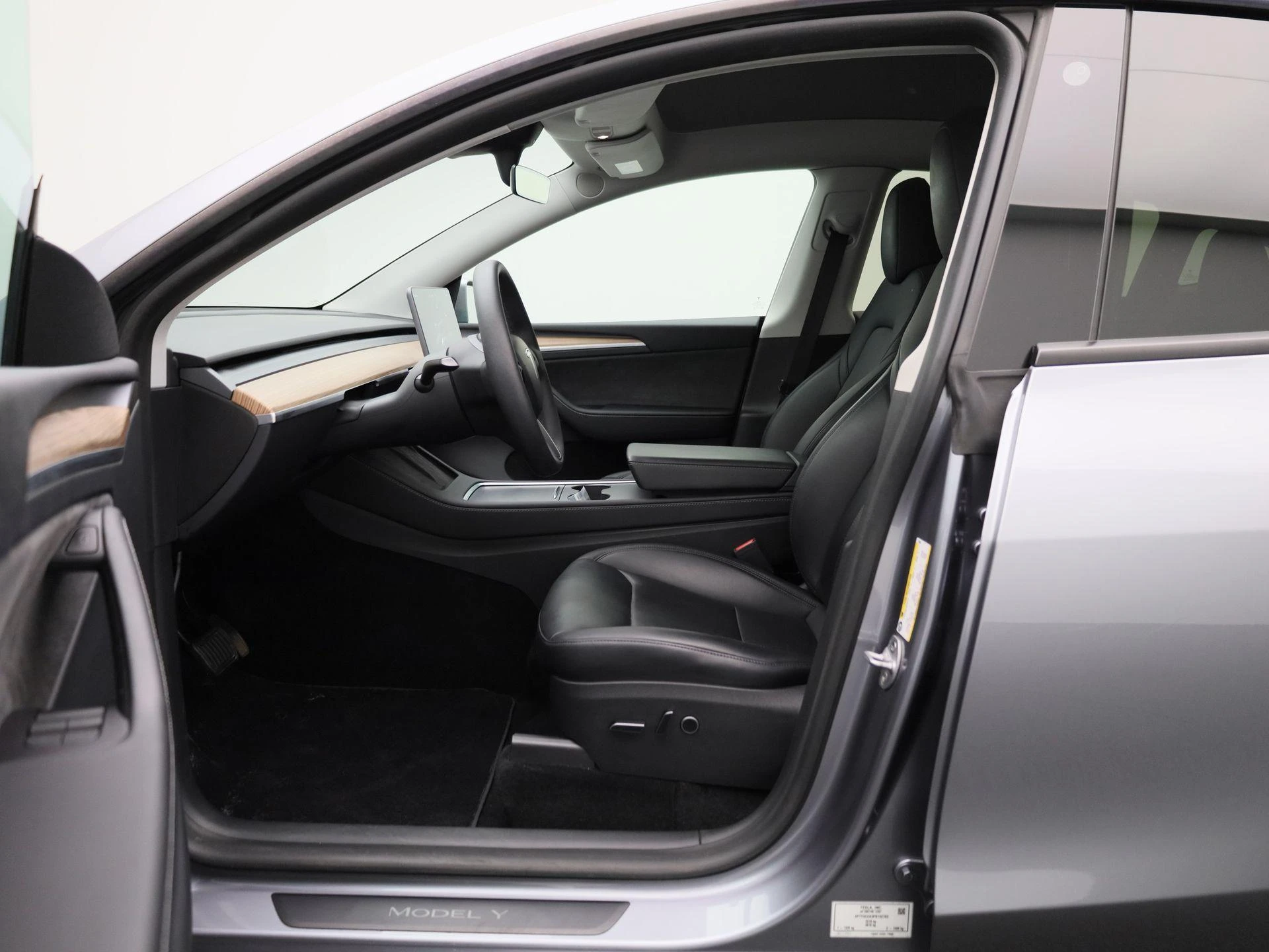 Tesla-Model Y-image-8
