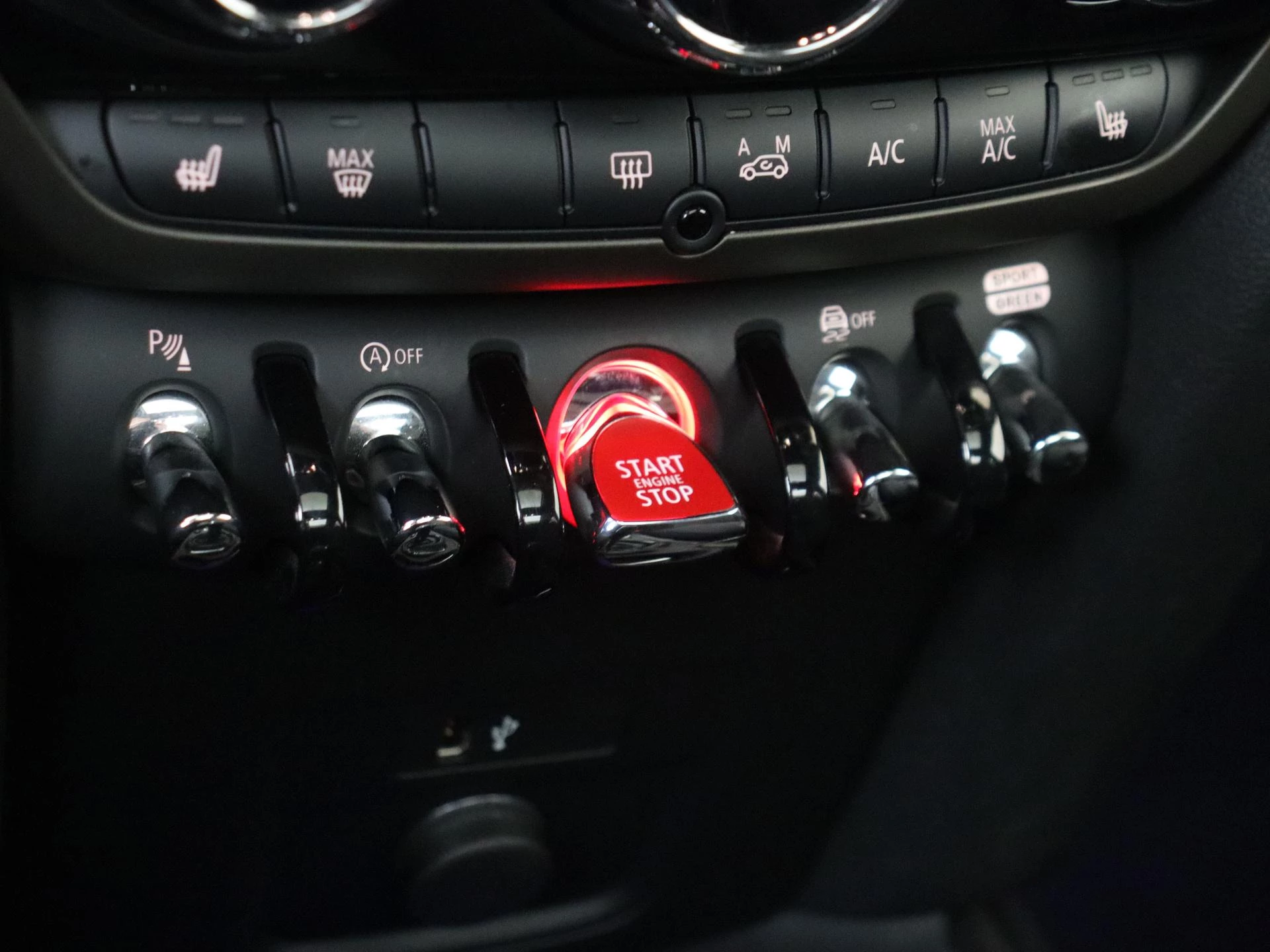 MINI-Countryman-image-19