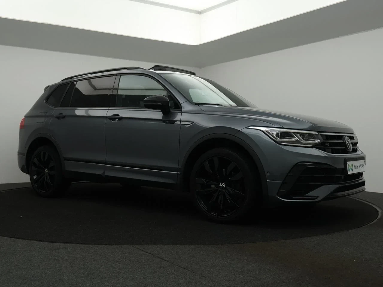 Volkswagen-Tiguan Allspace-image-2