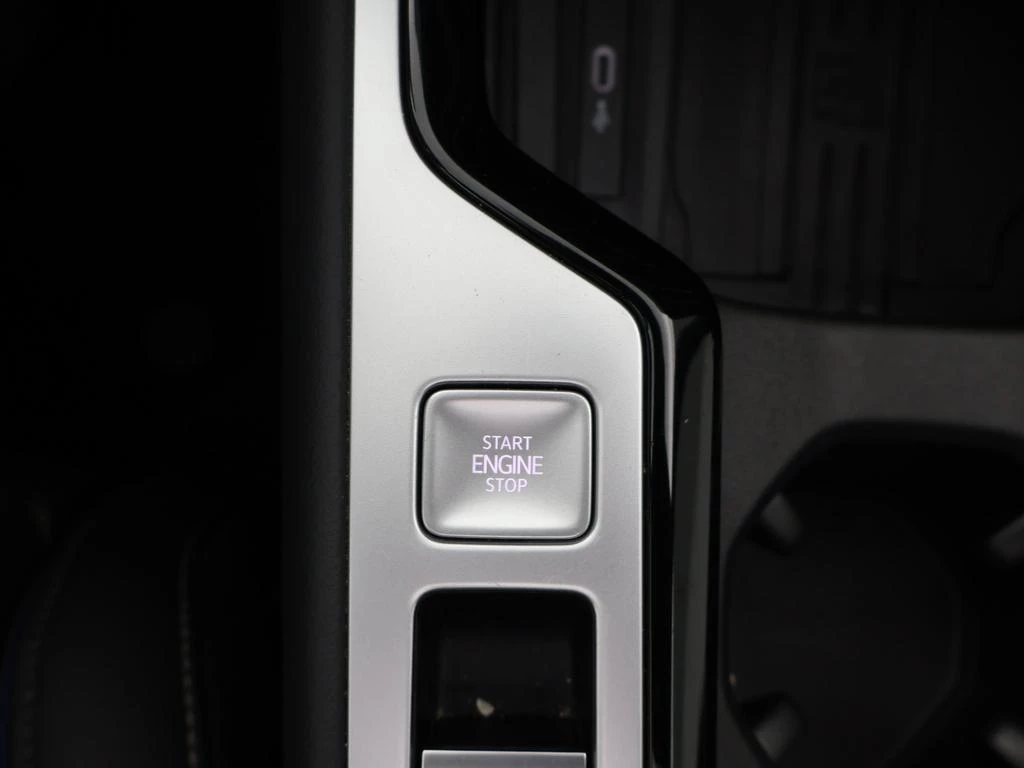 Volkswagen-Passat-image-24