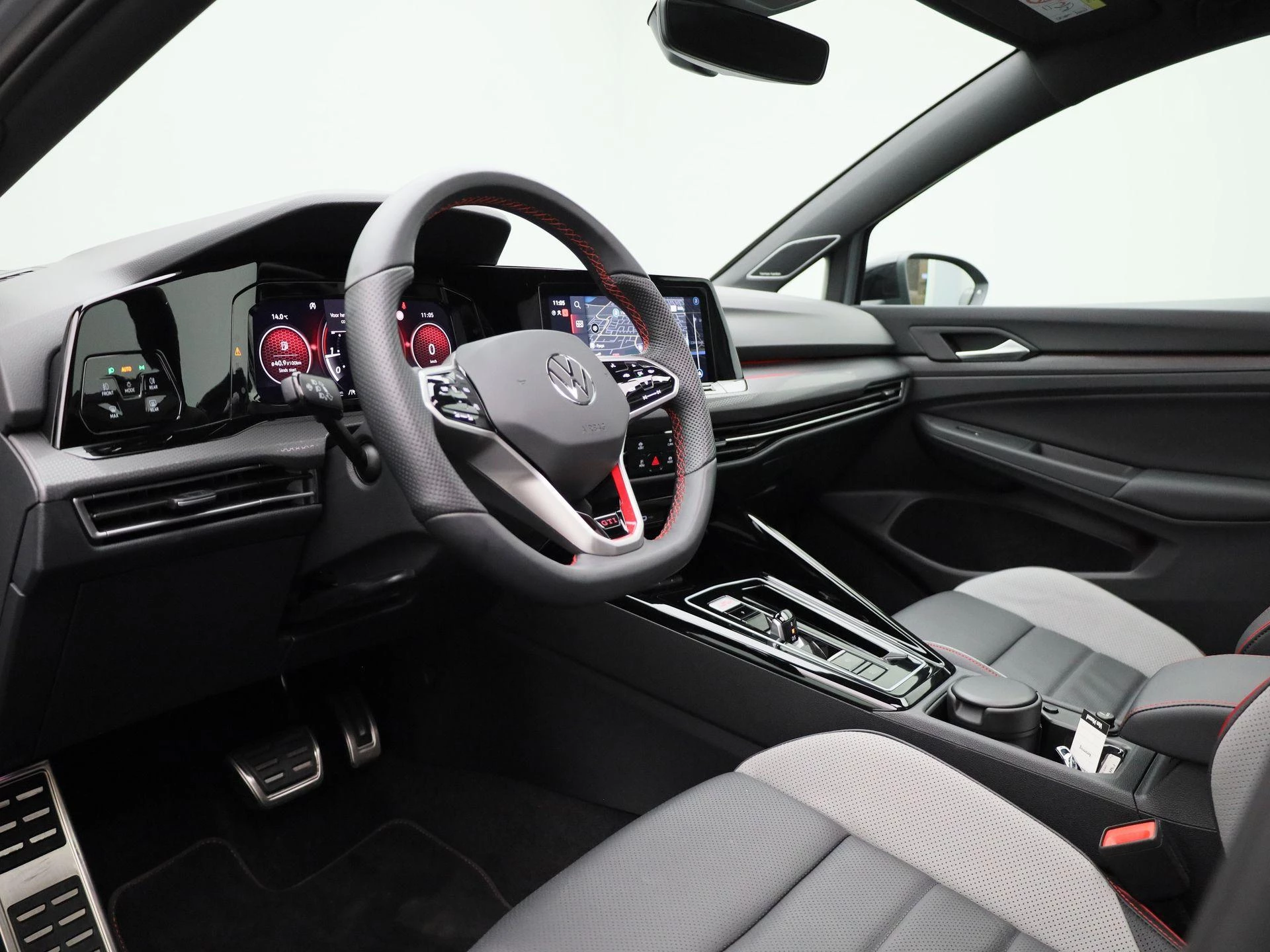 Volkswagen-Golf-image-36