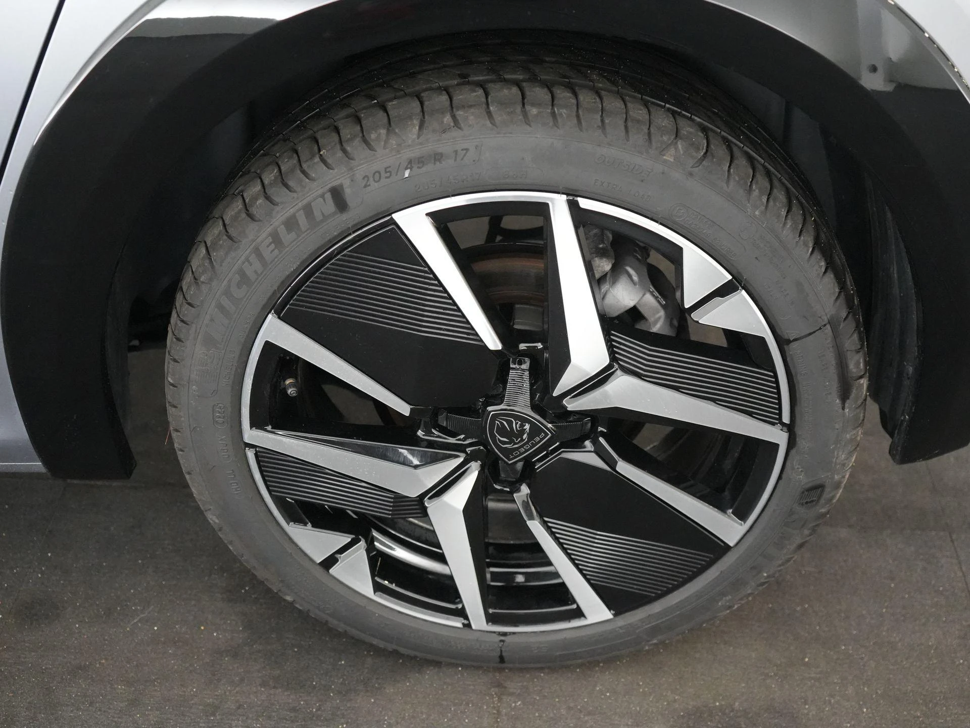 Peugeot-208-image-13