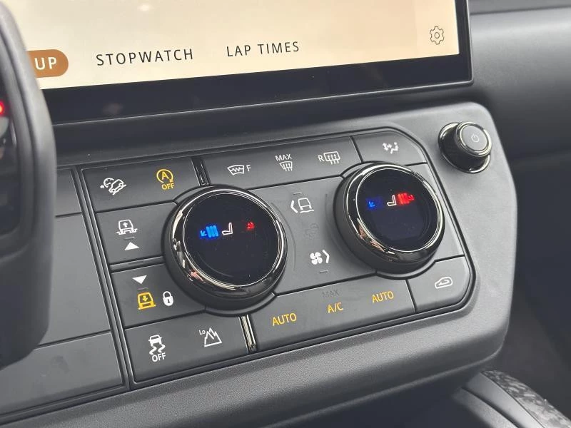 Land Rover Defender 110 P635 OCTA Black Edition AWD Auto. 26MY