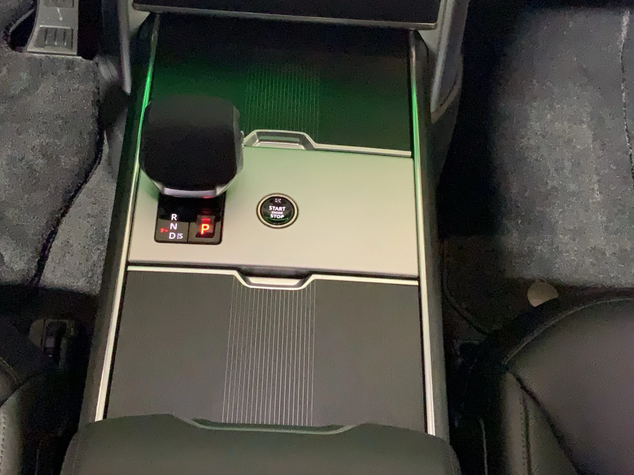 Land Rover Range Rover P550e Autobiography 22 | AHK | Kühlfach