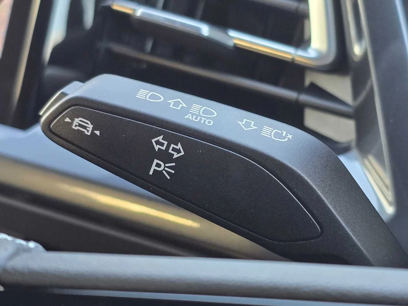 Audi-Q4 e-tron-image-35