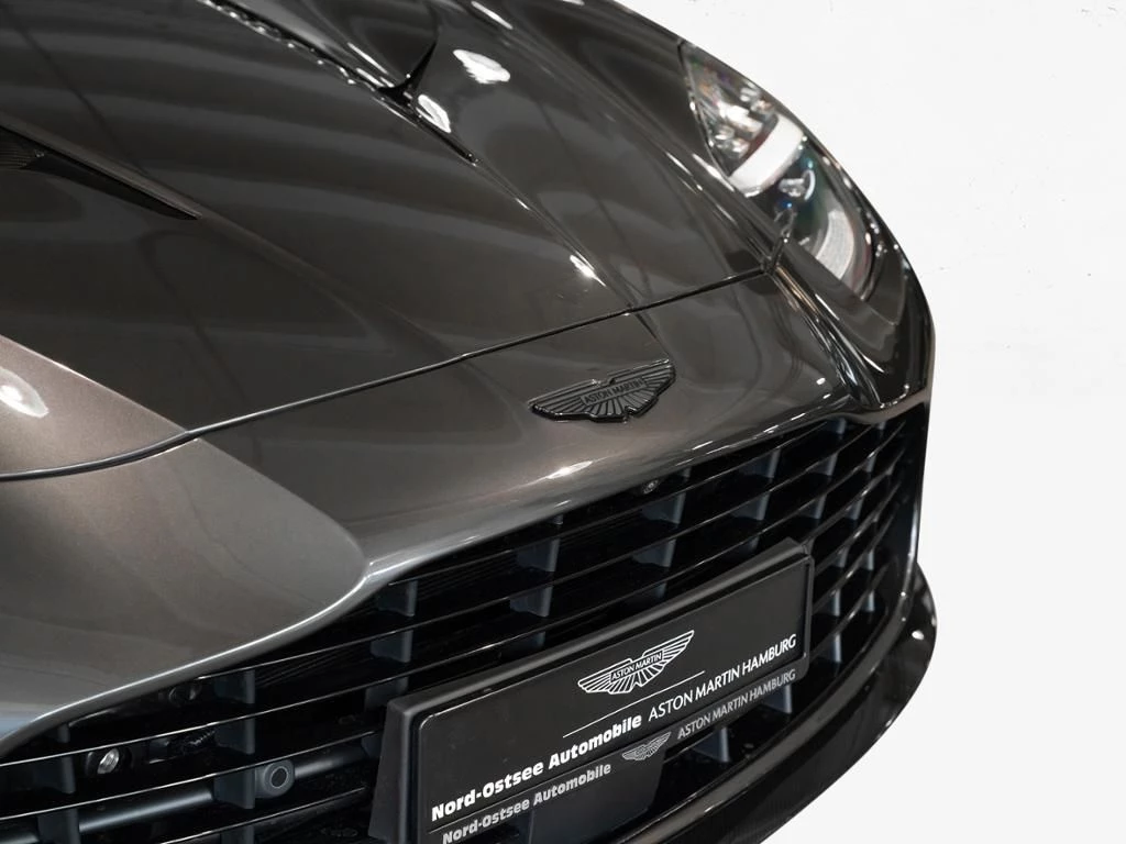 Aston Martin-Vanquish-image-14