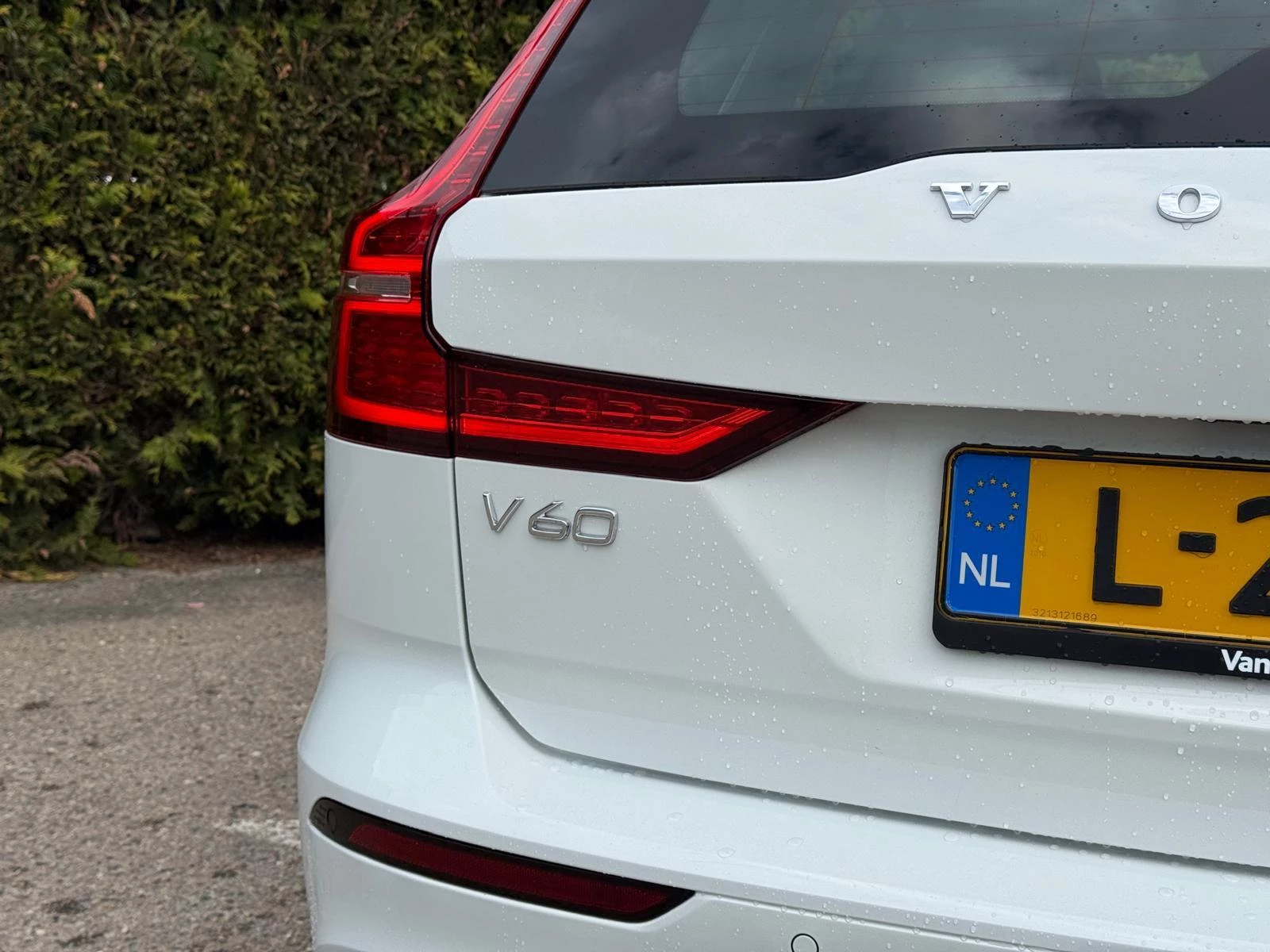 Volvo V60 B3 Momentum Advantage