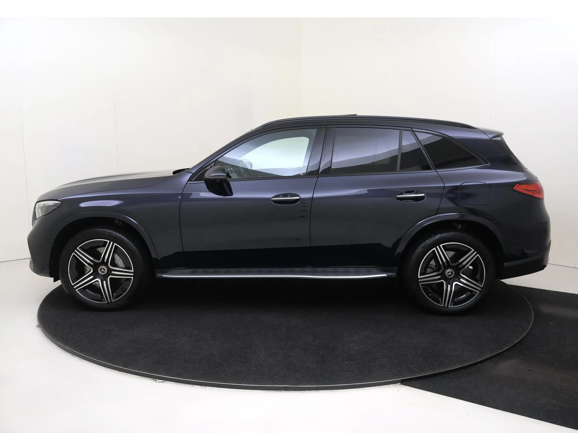 Mercedes-Benz-GLC-image-7