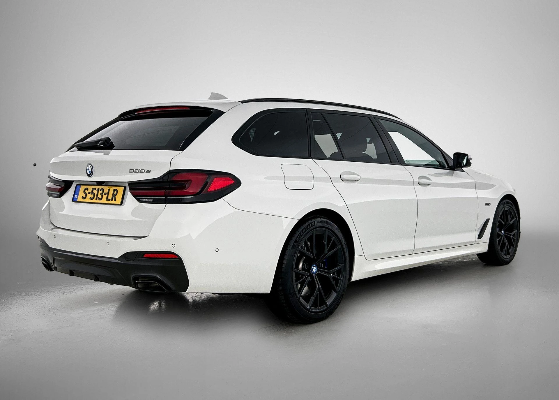 BMW-5 Serie-image-3