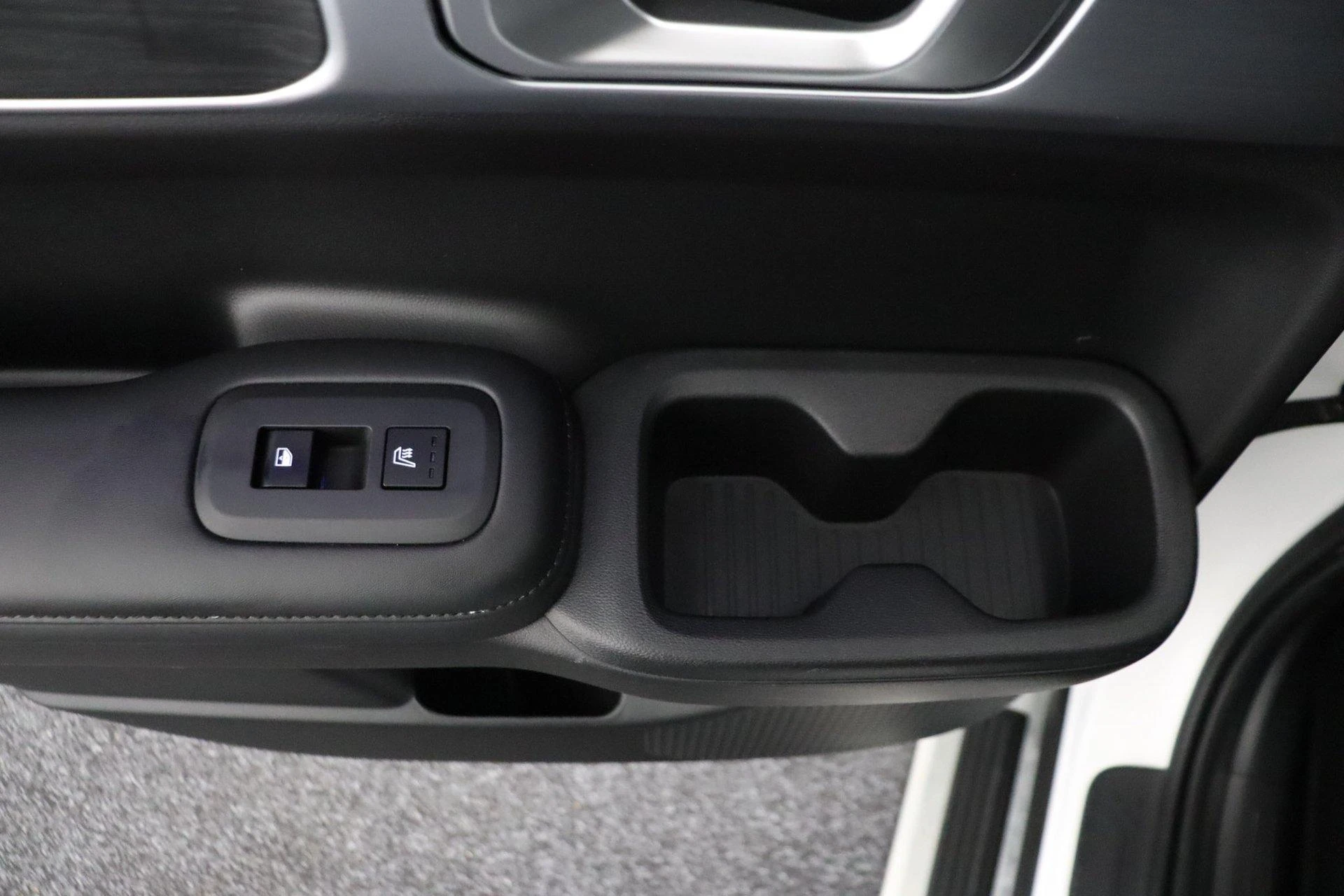 Hyundai-Santa Fe-image-65