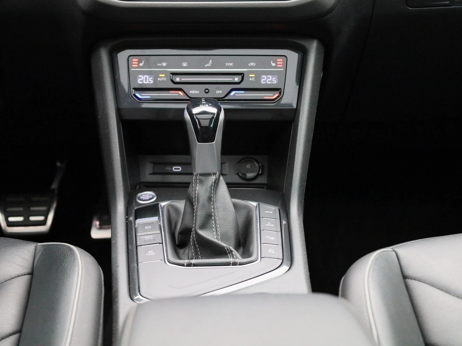 Volkswagen-Tiguan-image-9