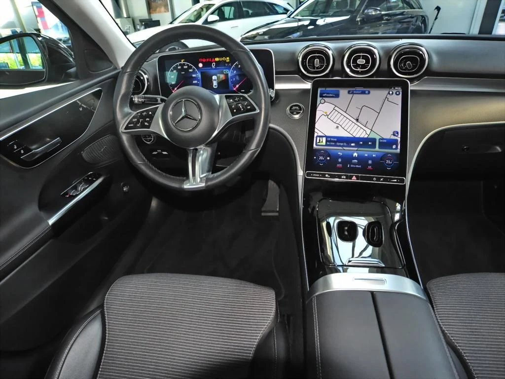 Mercedes-Benz-C-Klasse 180-image-9