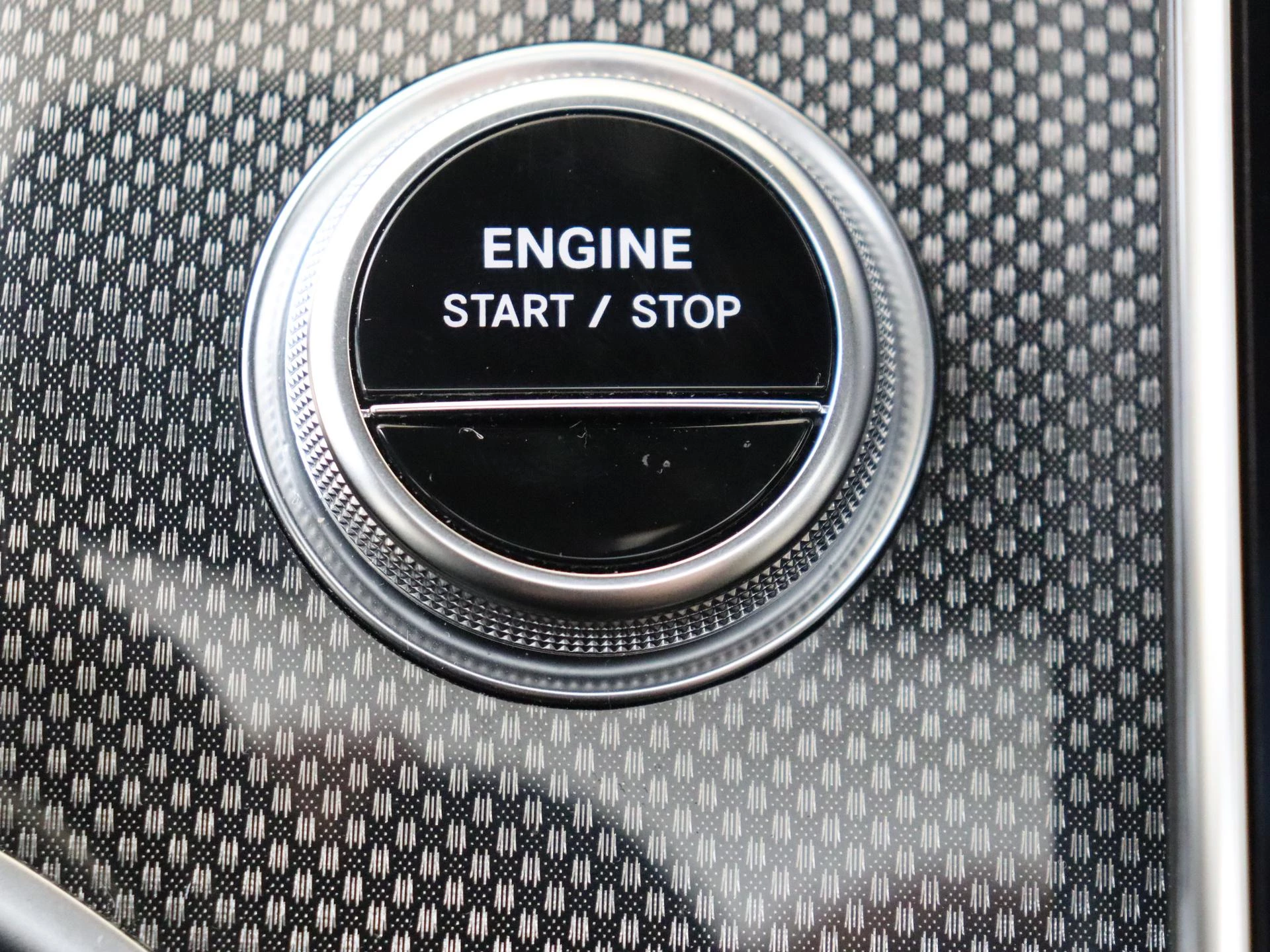 Mercedes-Benz-GLC-image-24