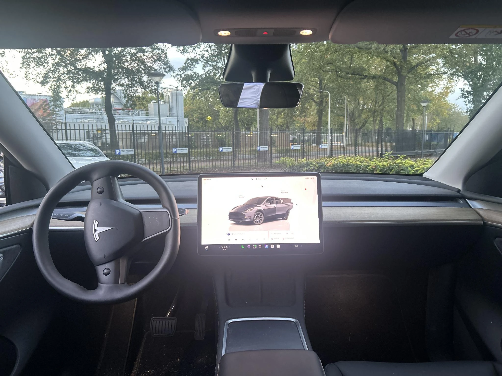 Tesla-Model Y-image-2