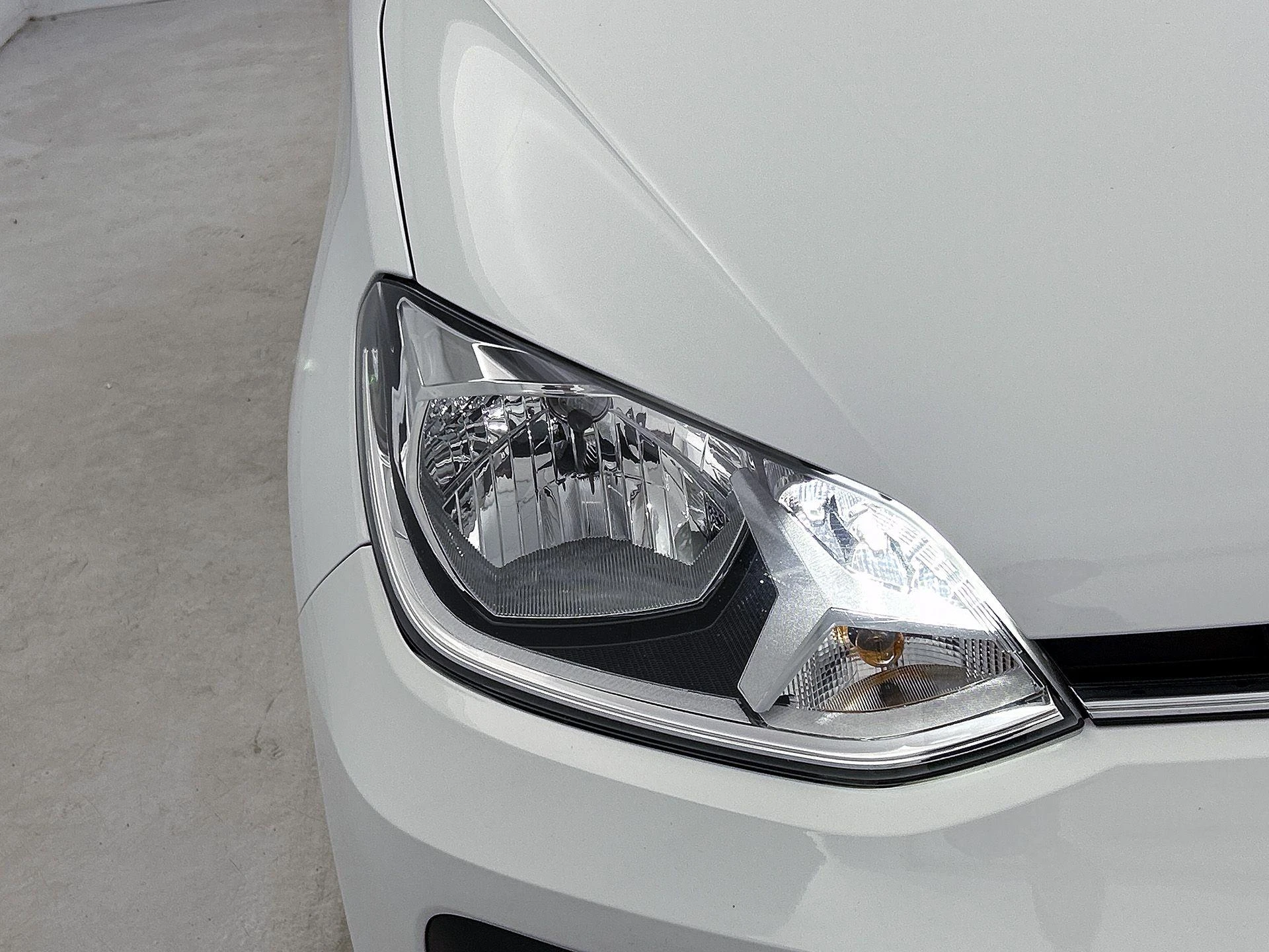 Volkswagen-up!-image-14