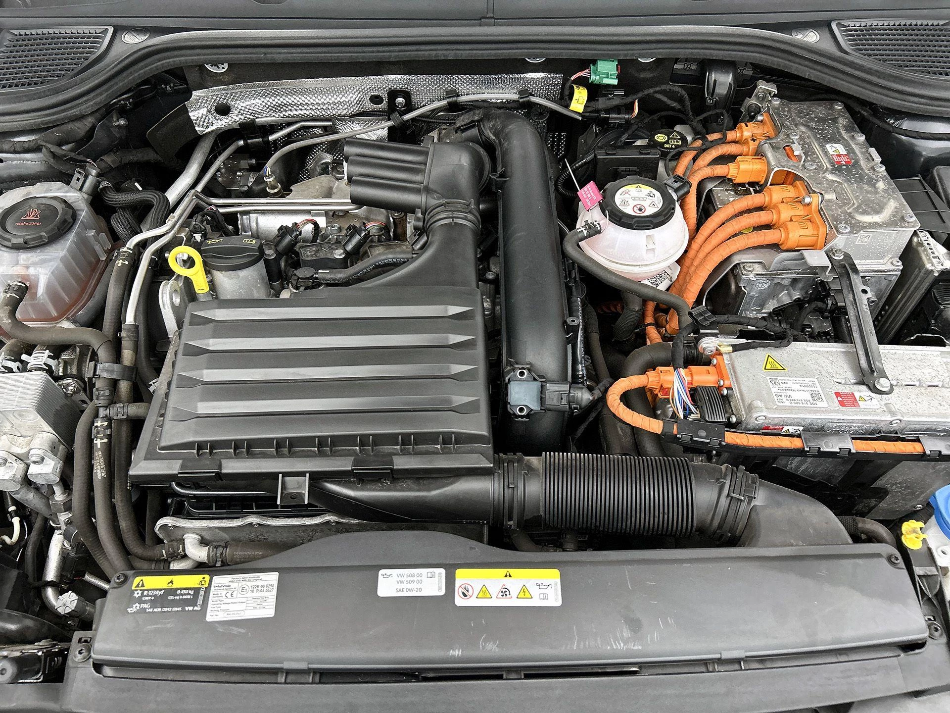 Volkswagen-Golf-image-33