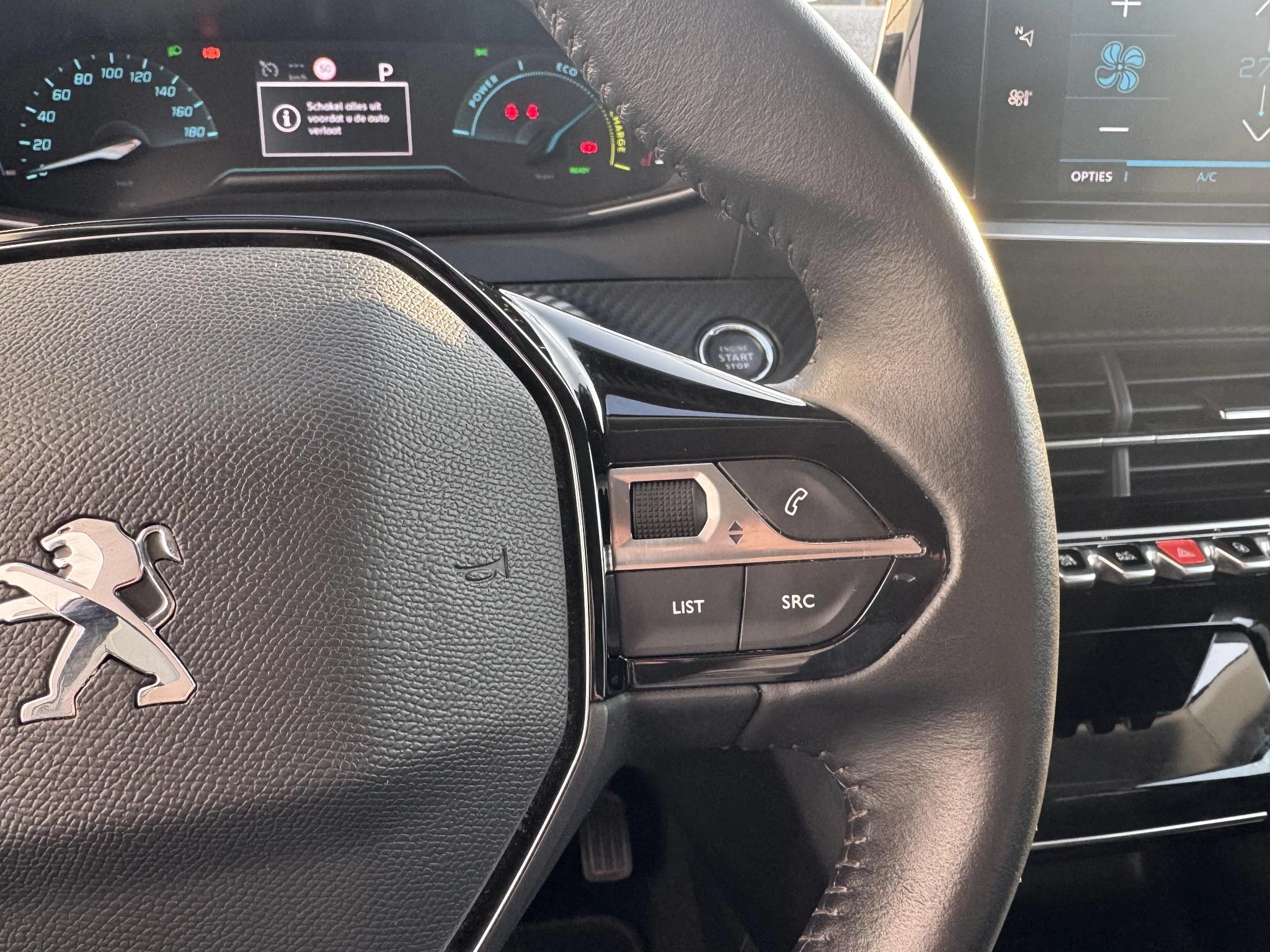 Peugeot-e-2008-image-13