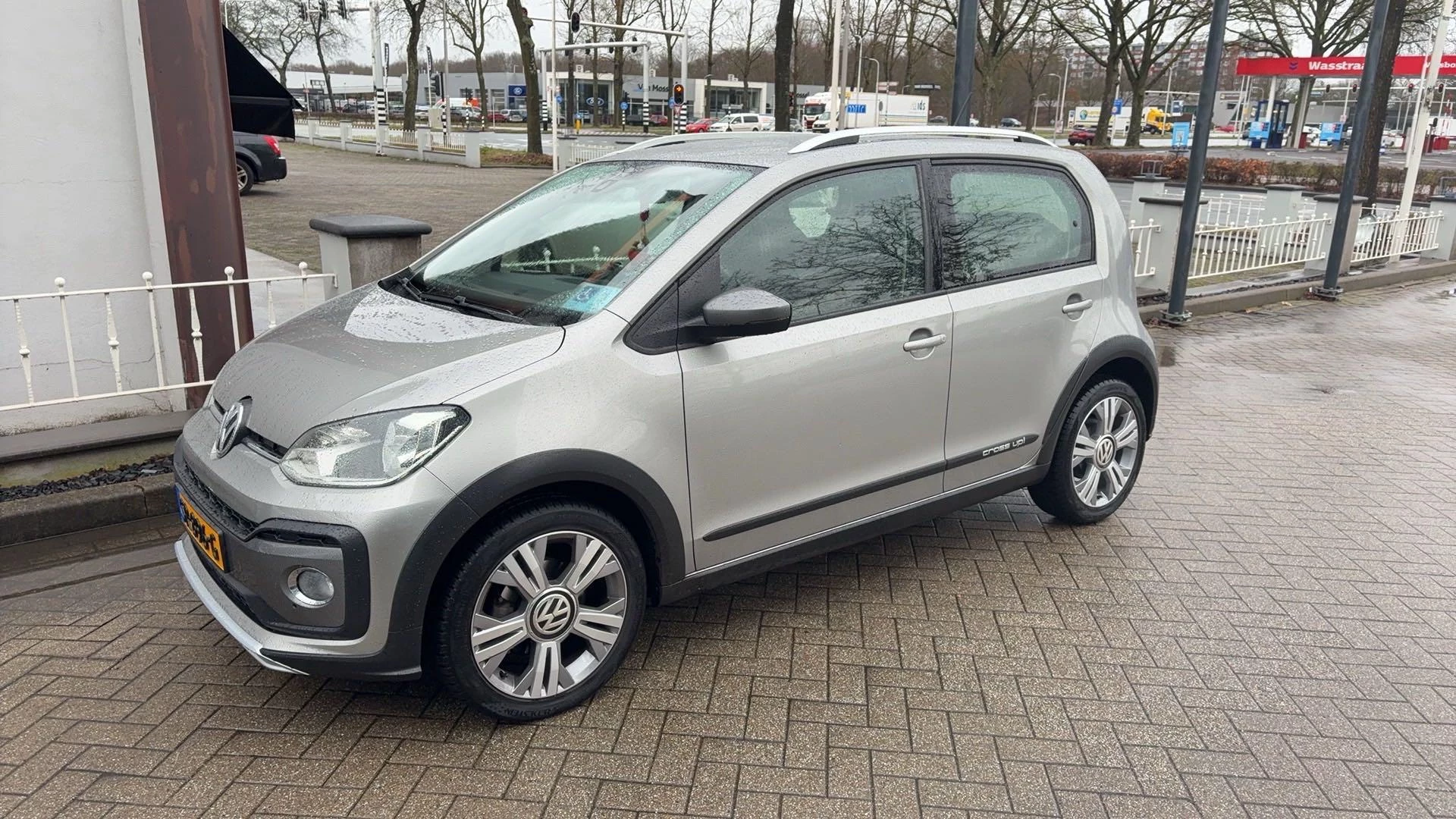 Volkswagen-up!-image-14