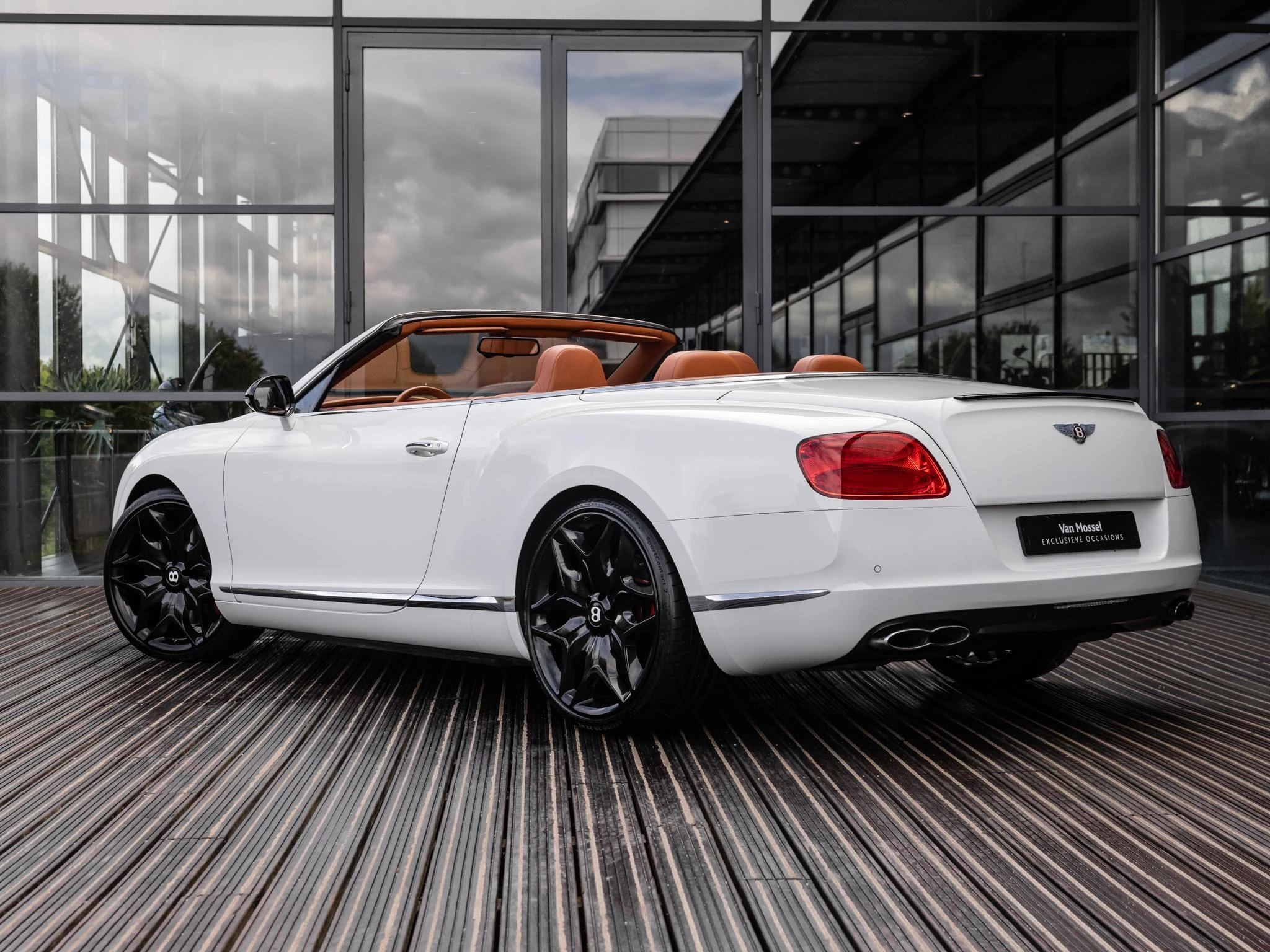 Bentley-Continental GT-image-3
